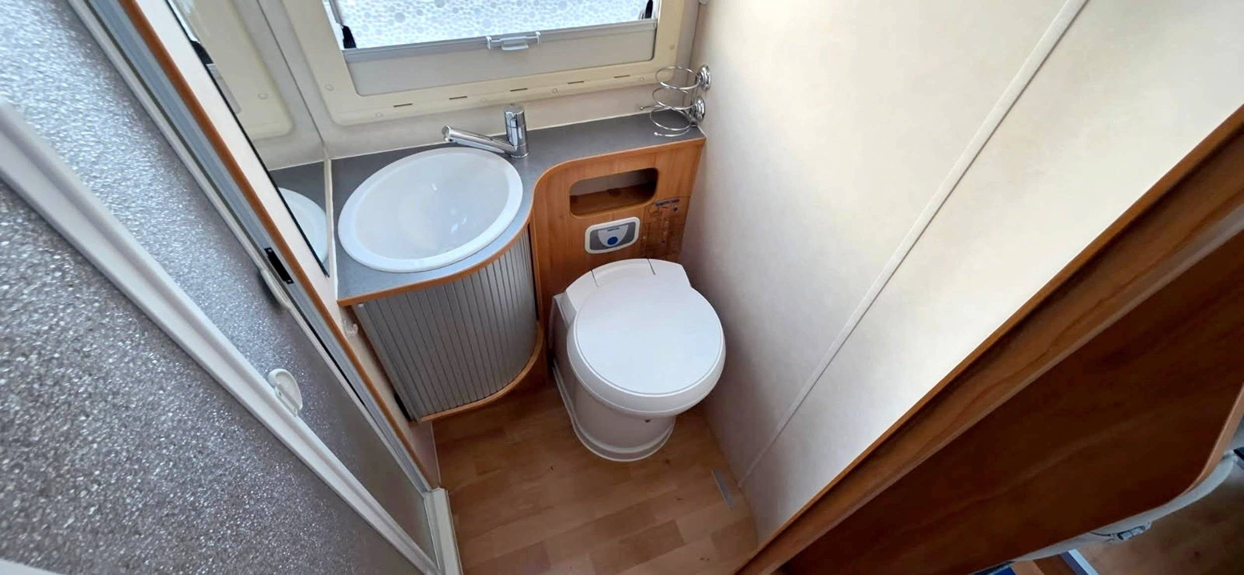 Área de jantar Fiat 2,3 l 130 ch - Yescapa