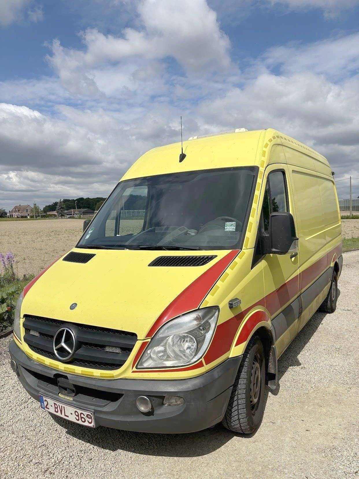 Mercedes-Benz 