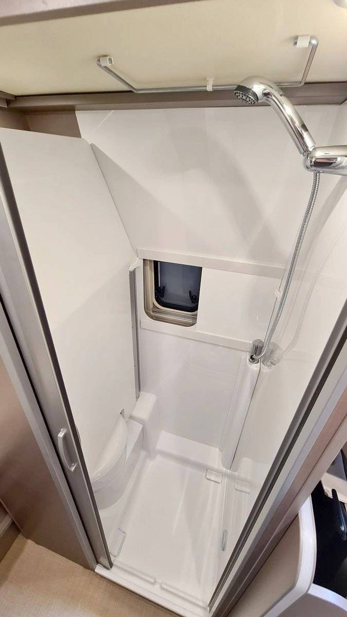 Bürstner ELISEO C642