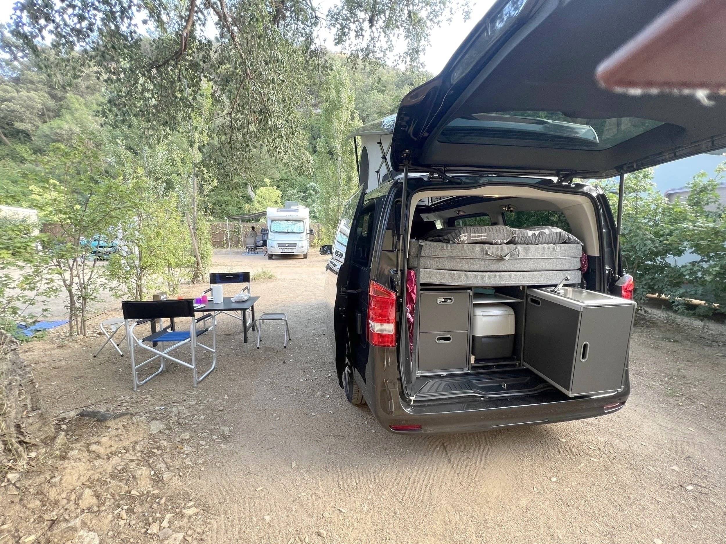 Ansicht von hinten Mercedes 2,15 l 163 ch - Yescapa