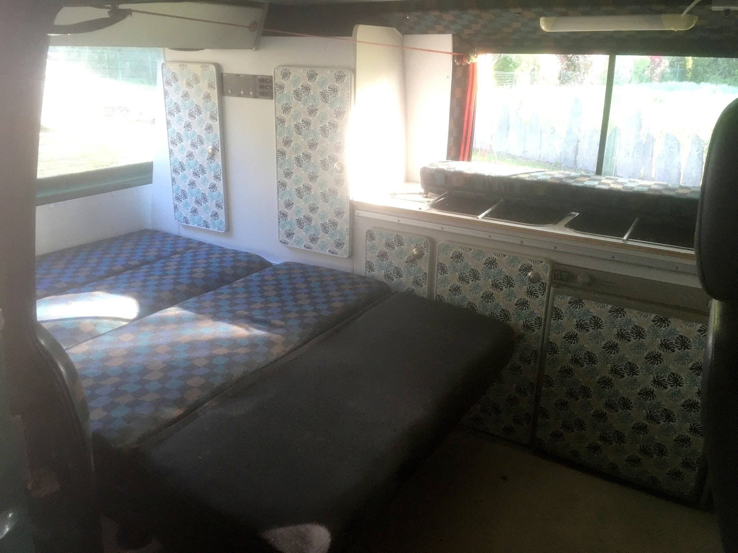 Couchages Mercedes Vito 112 cdi 122 cv - Yescapa