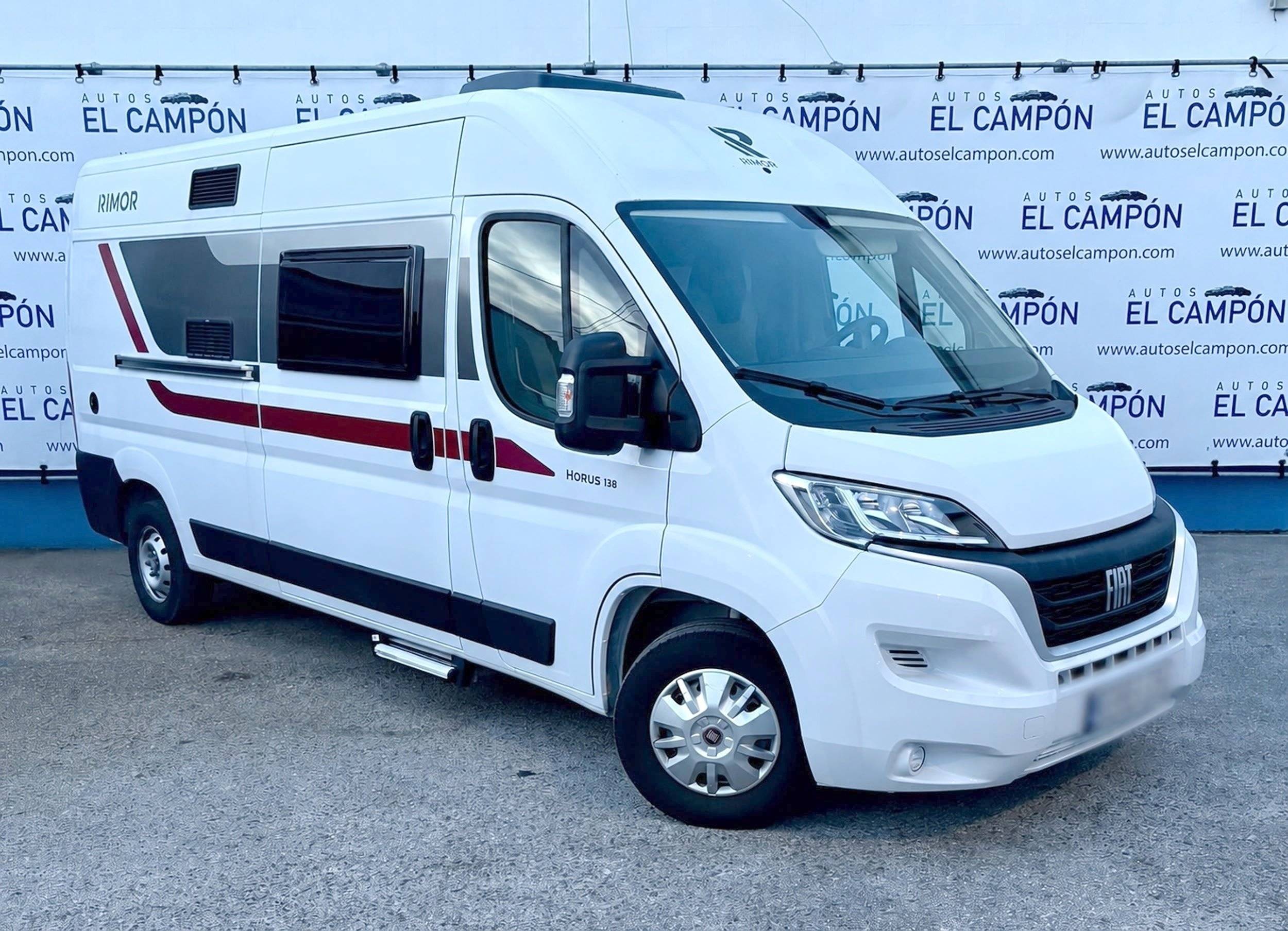 Vista de 3/4 Fiat Ducato 2,3 l Multijet 140cv - Yescapa