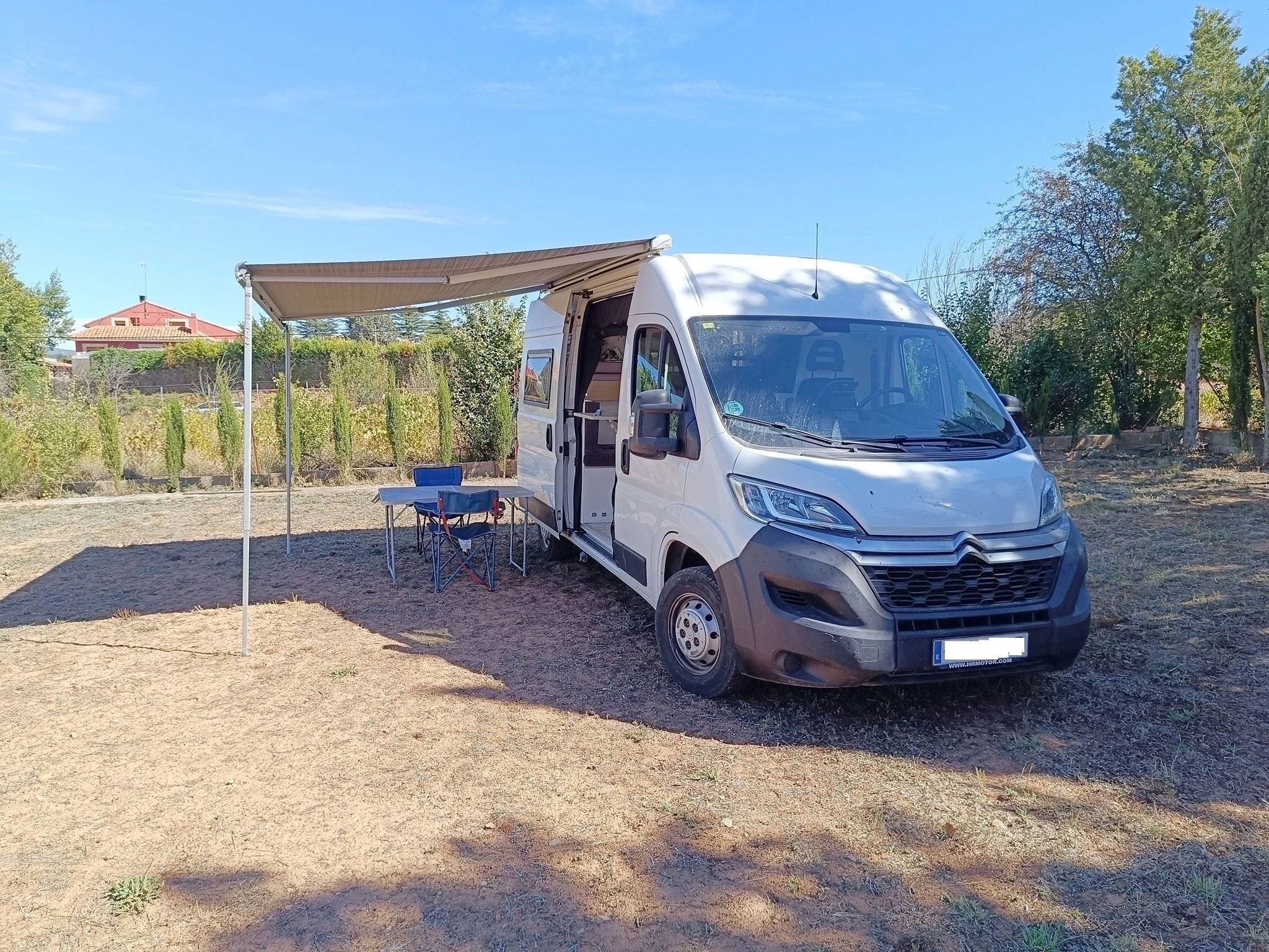 Vista de 3/4 Peugeot - Yescapa