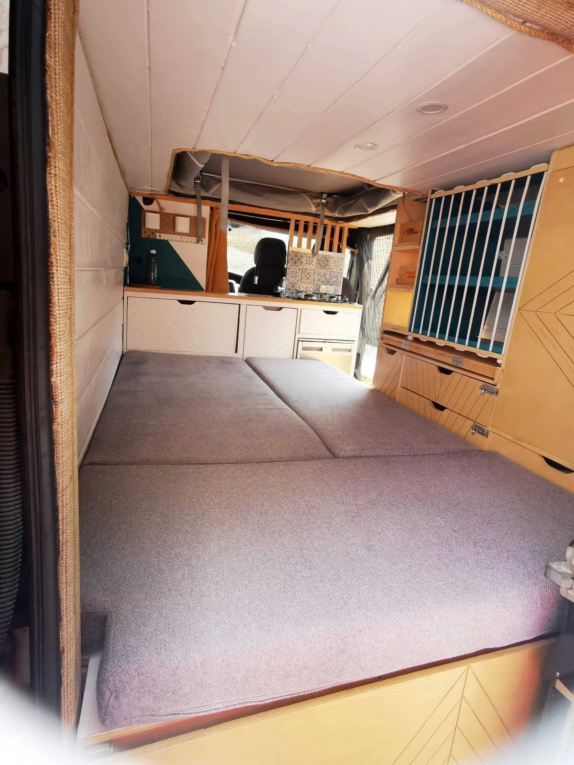 Berth Renault Trafic - Yescapa