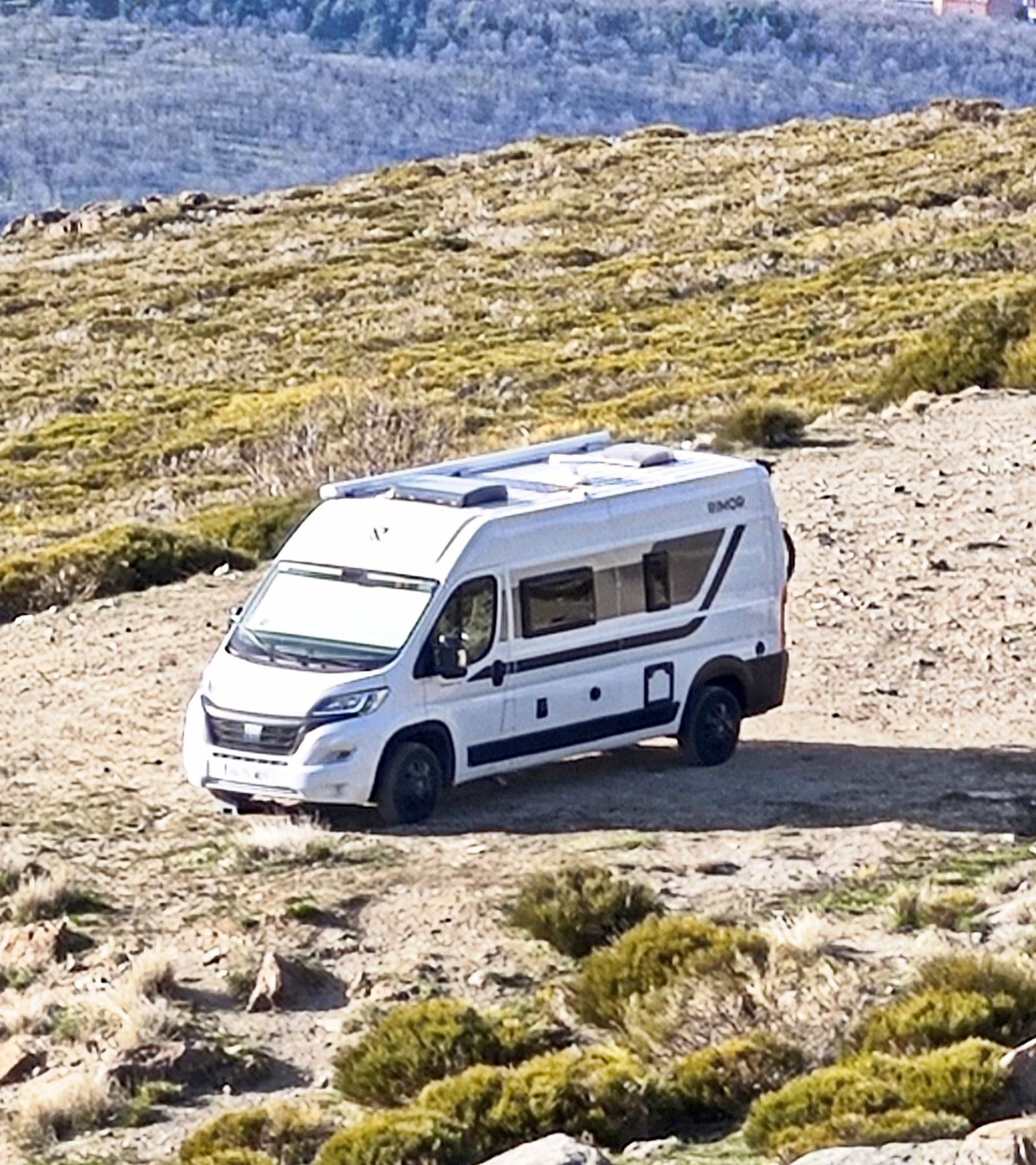 Vista del vehículo ángulo delantero Fiat Ducato 2.2 140 cv 2022 - Yescapa