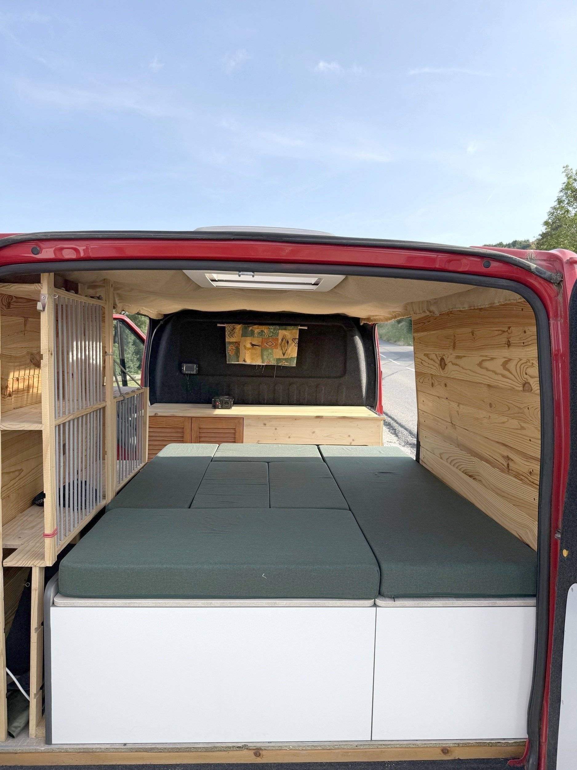 llits Ford Transit 2,2 l 125 ch - Yescapa