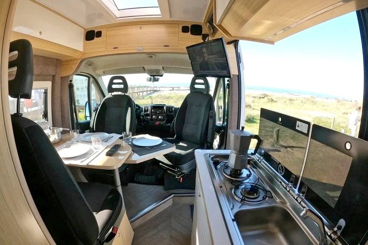 Angolo cucina Fiat Ducato 2,3 l Multijet 130 ch. - Yescapa