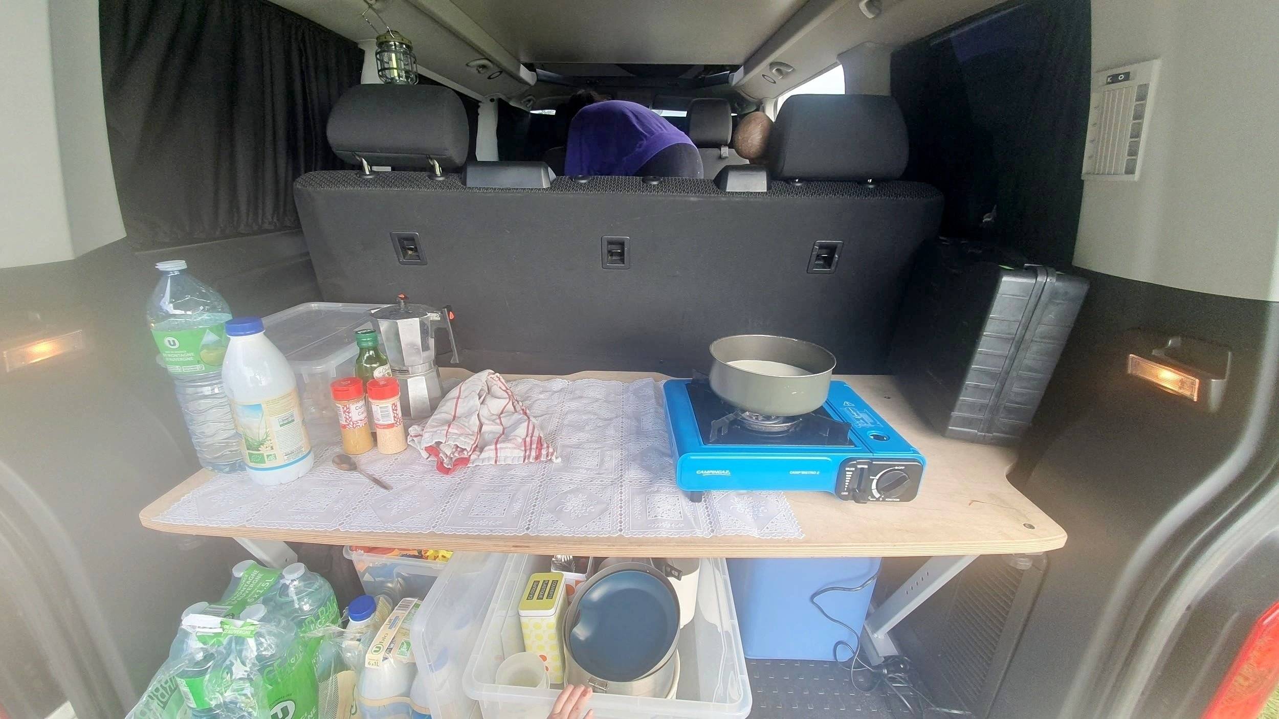 Kitchen Volkswagen Multivan / Camper - Yescapa