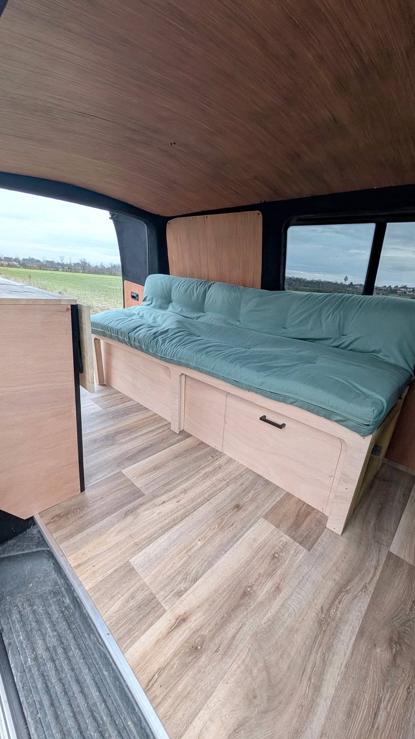 Dinette Volkswagen T6 2,0 l 102 ch - Yescapa