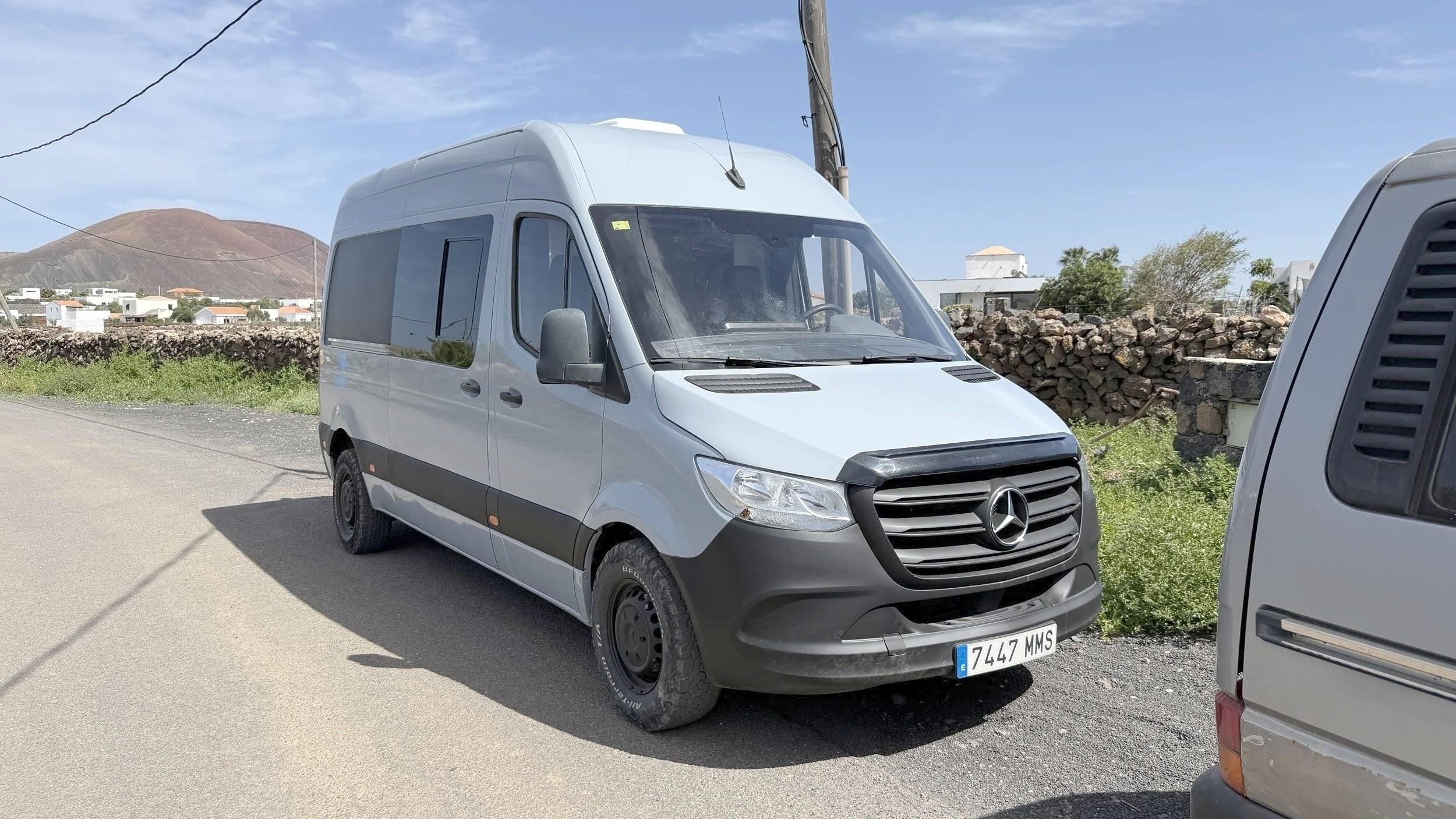 Front view from 3/4 Mercedes Sprinter 2,2 l 163 ch - Yescapa