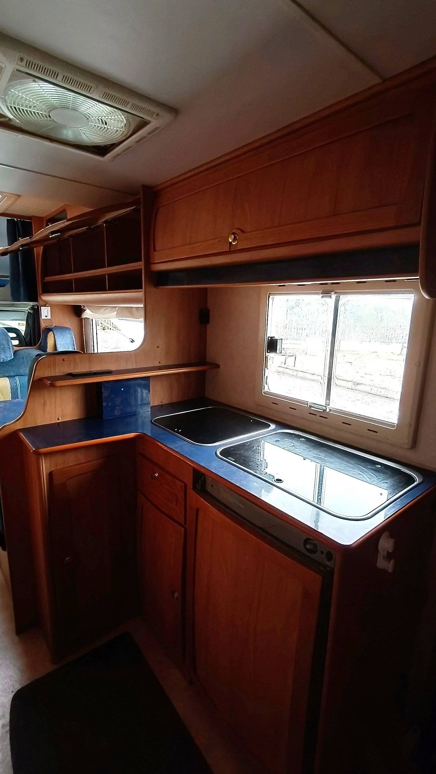 Berth Fiat Ducato 2.8 JTD - Yescapa