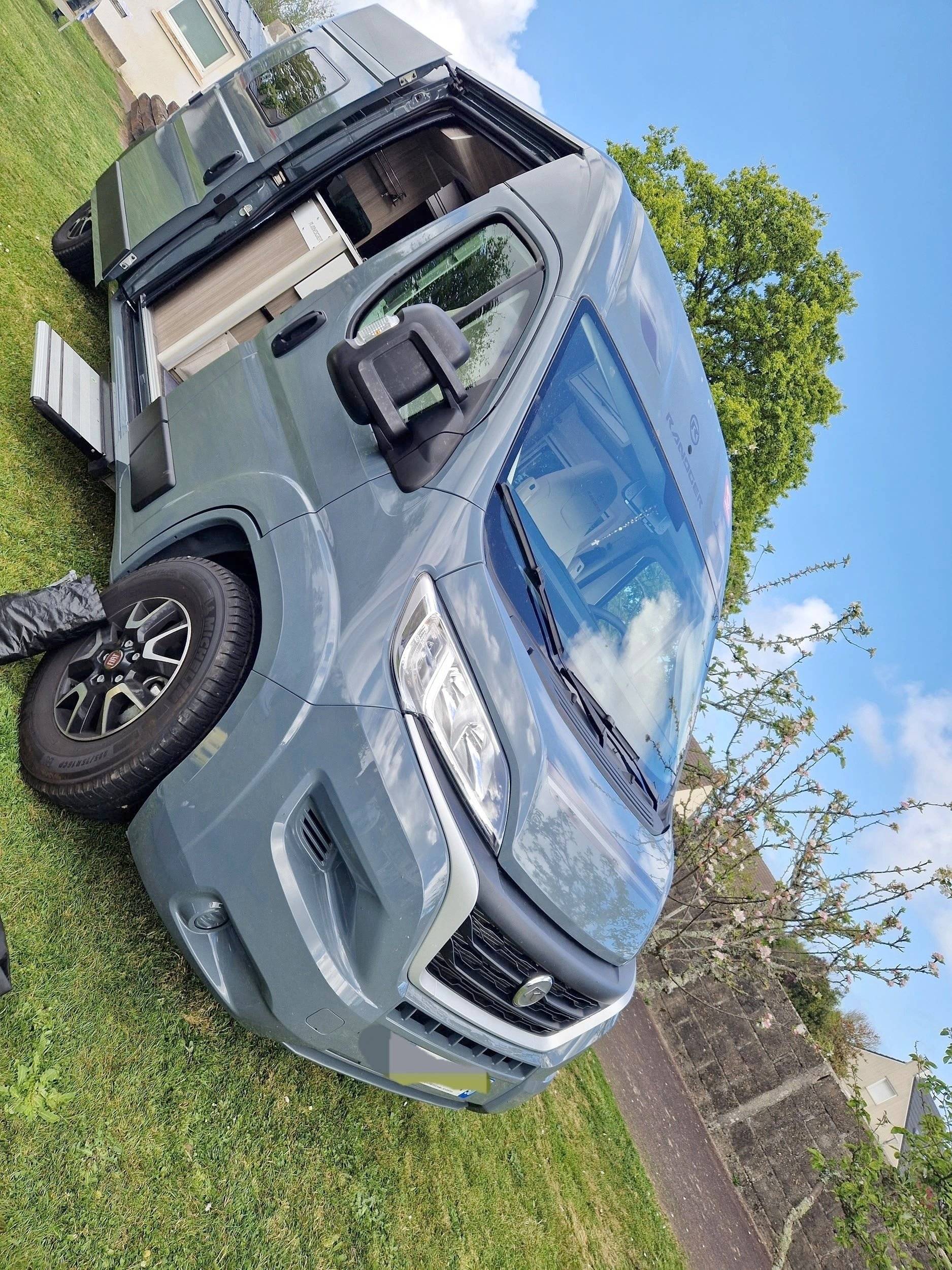 Front view from 3/4 Fiat ducacto 2026 2.2l 140cv - Yescapa
