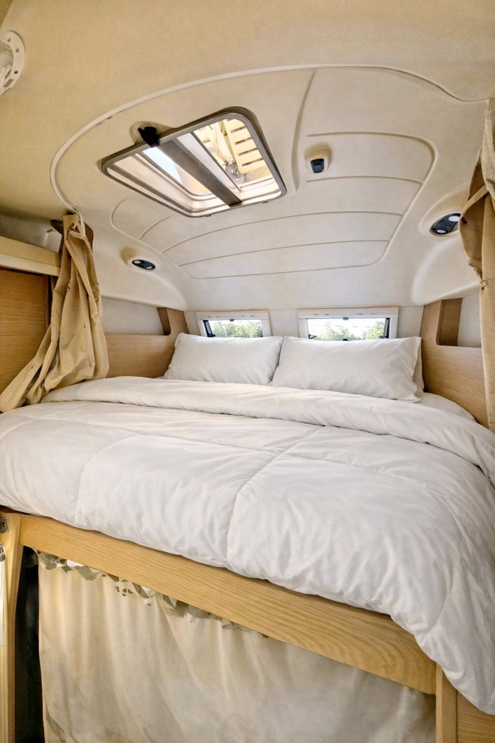 Plazas en cama Iveco Daily 3,0 l 146 ch - Yescapa