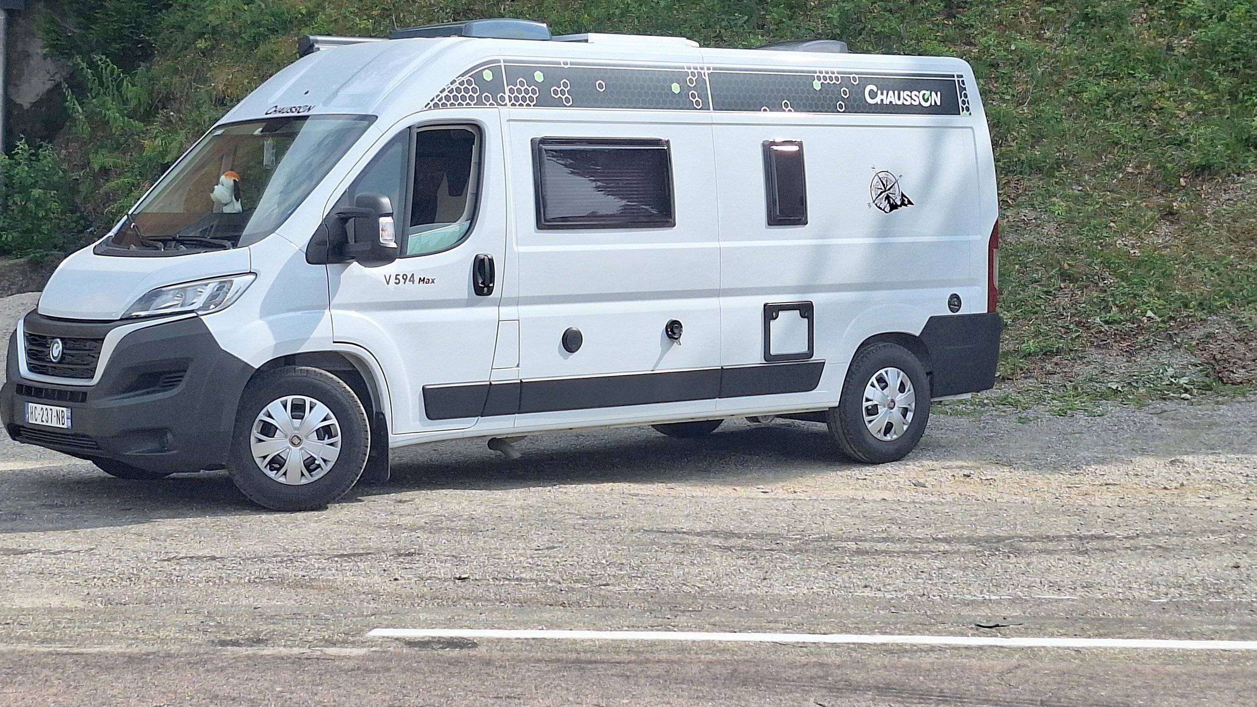 Vue avant de 3/4 Fiat - Yescapa