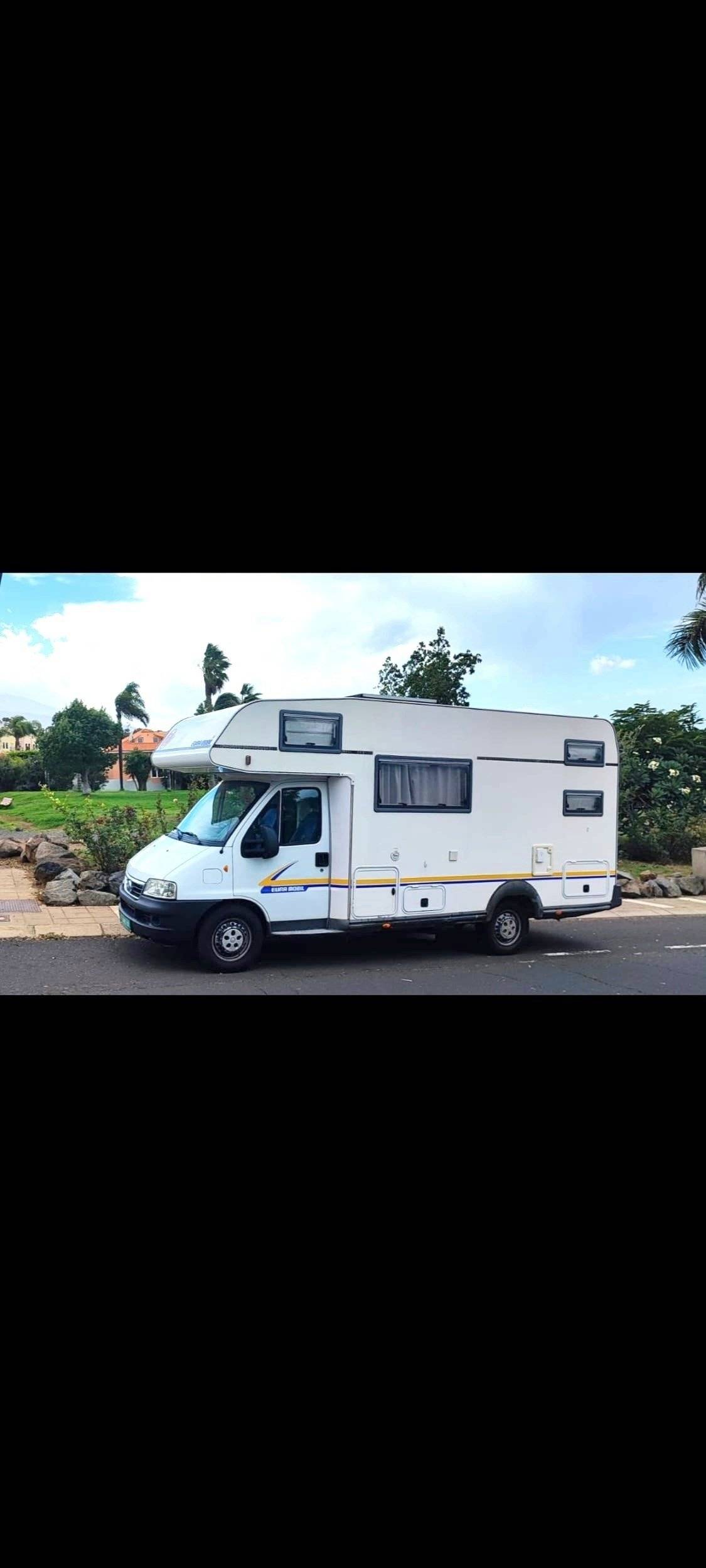 Front view from 3/4 Fiat ducato 2.8 TD - Yescapa