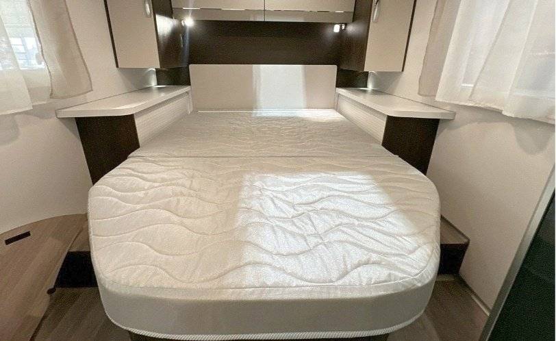 Plazas en cama Ford Benimar tessoro 494 - Yescapa
