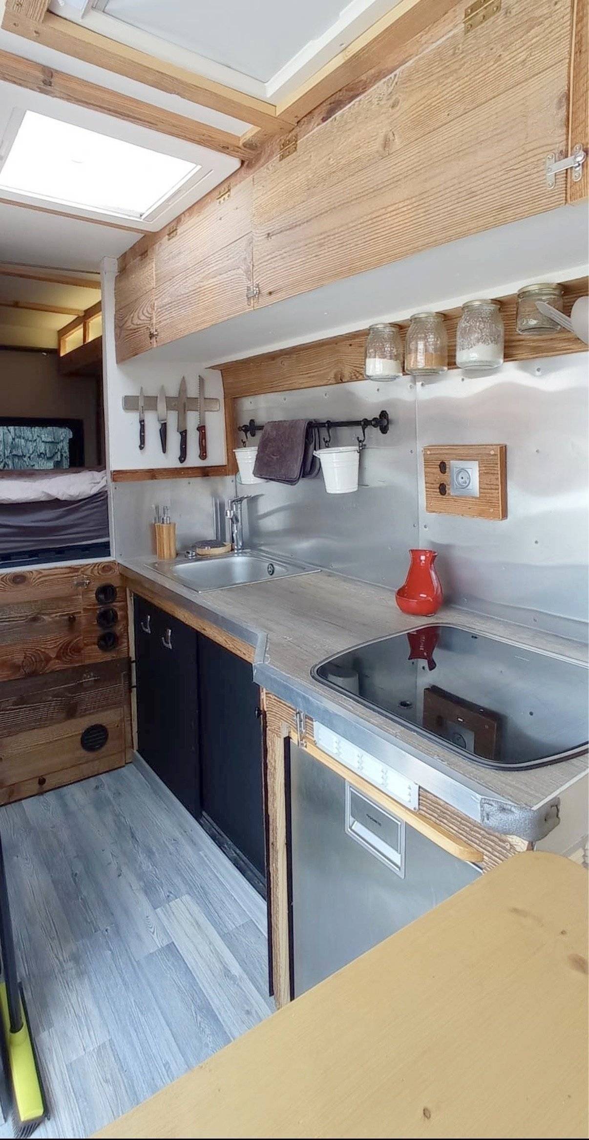 Kitchen  - Yescapa