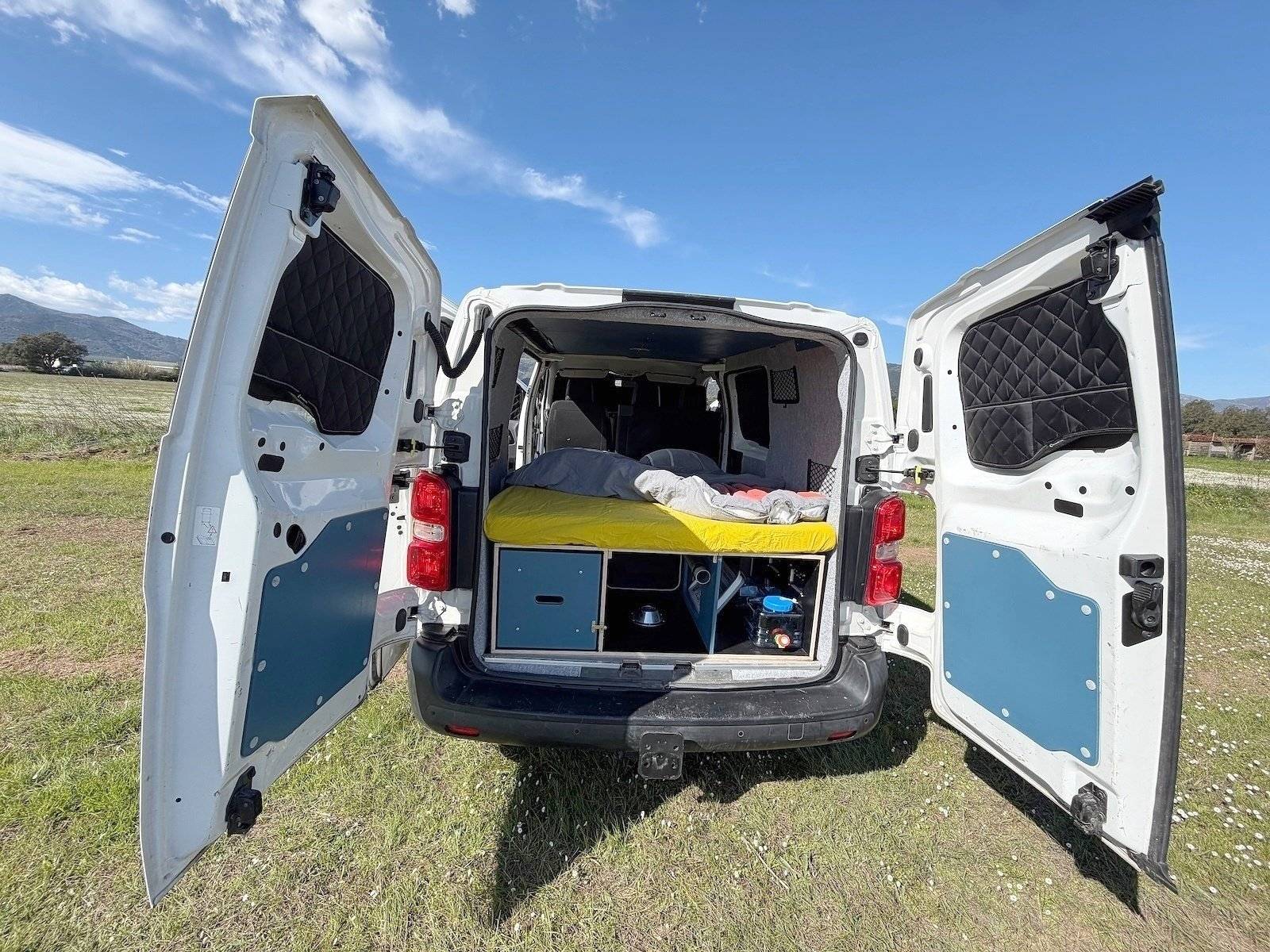 WAKEUP CAMPERVANS Expert III