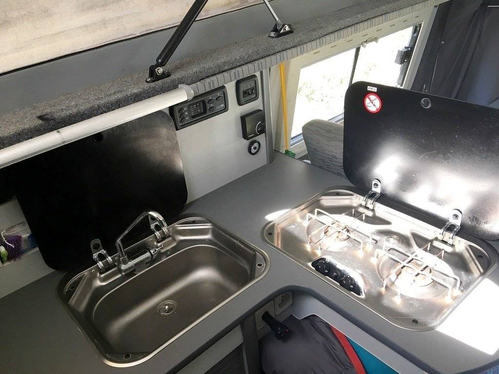 Kitchen Volkswagen T5 2 l 102 ch - Yescapa