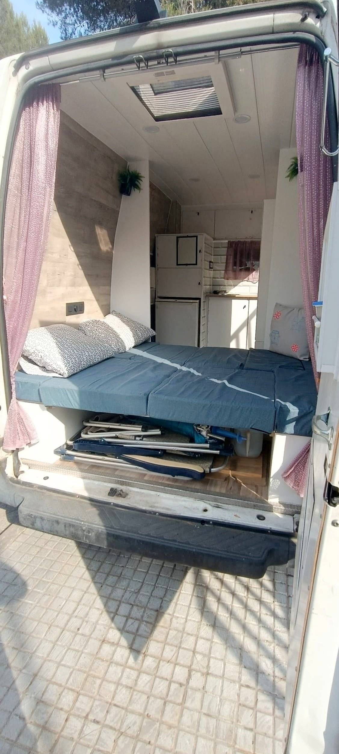 Berth Ford Transit - Yescapa