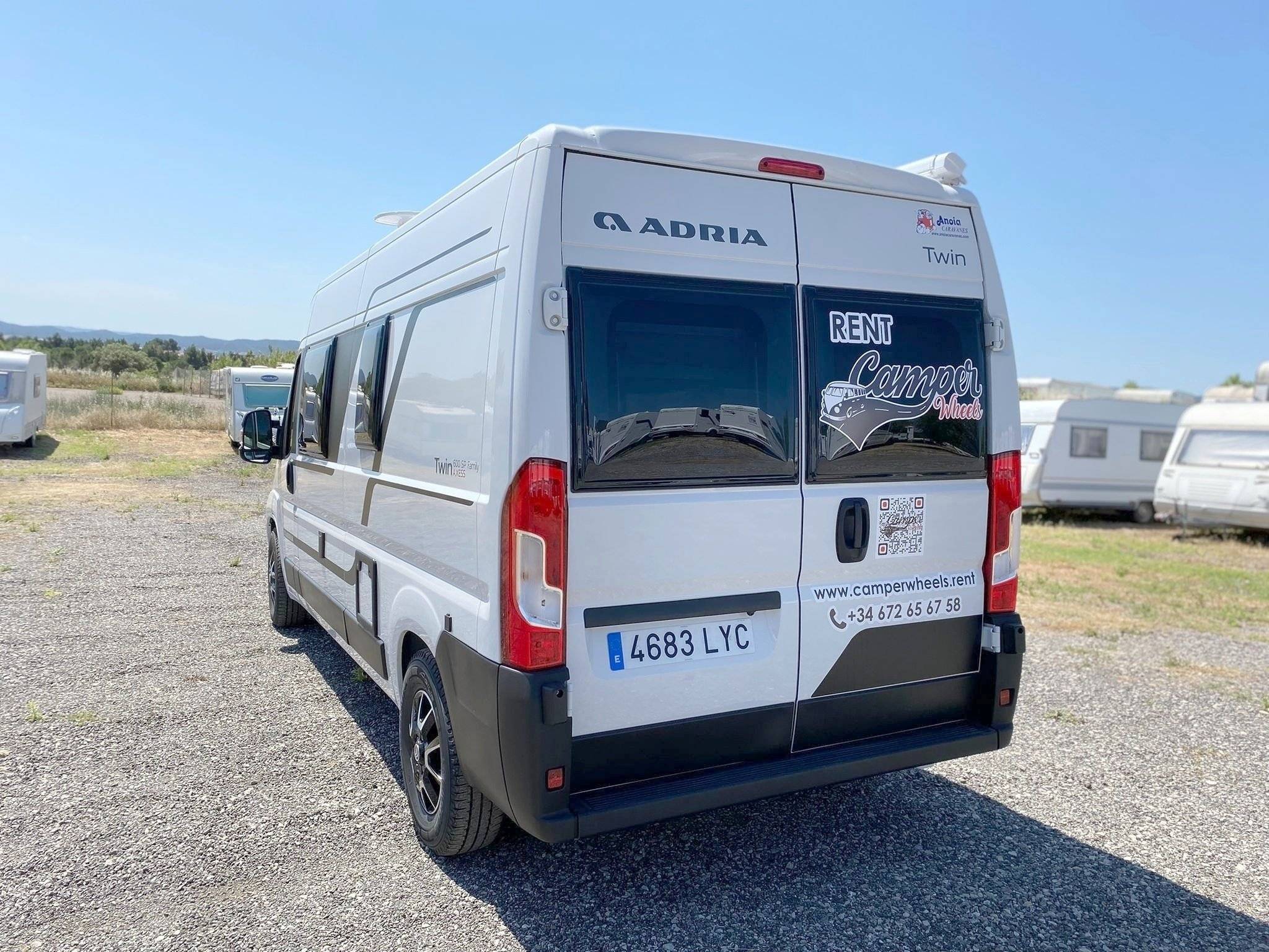 Adria Twin Axess 600SP Family