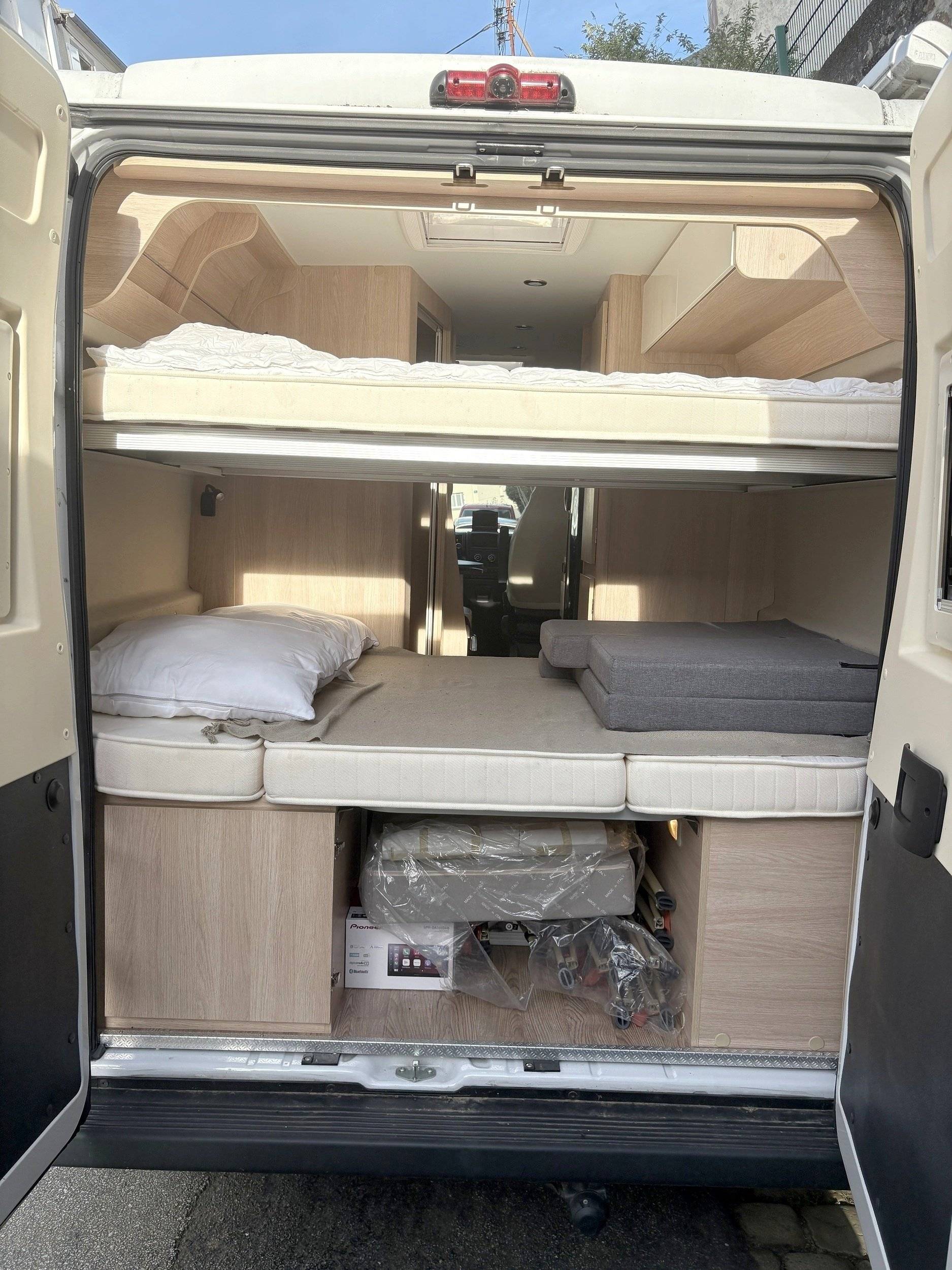 Slaapplaatsen Peugeot - Yescapa