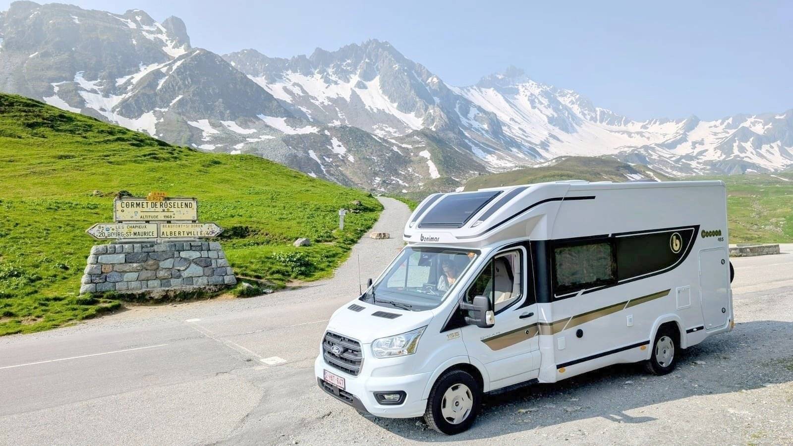 Vue avant de 3/4 Ford - Yescapa