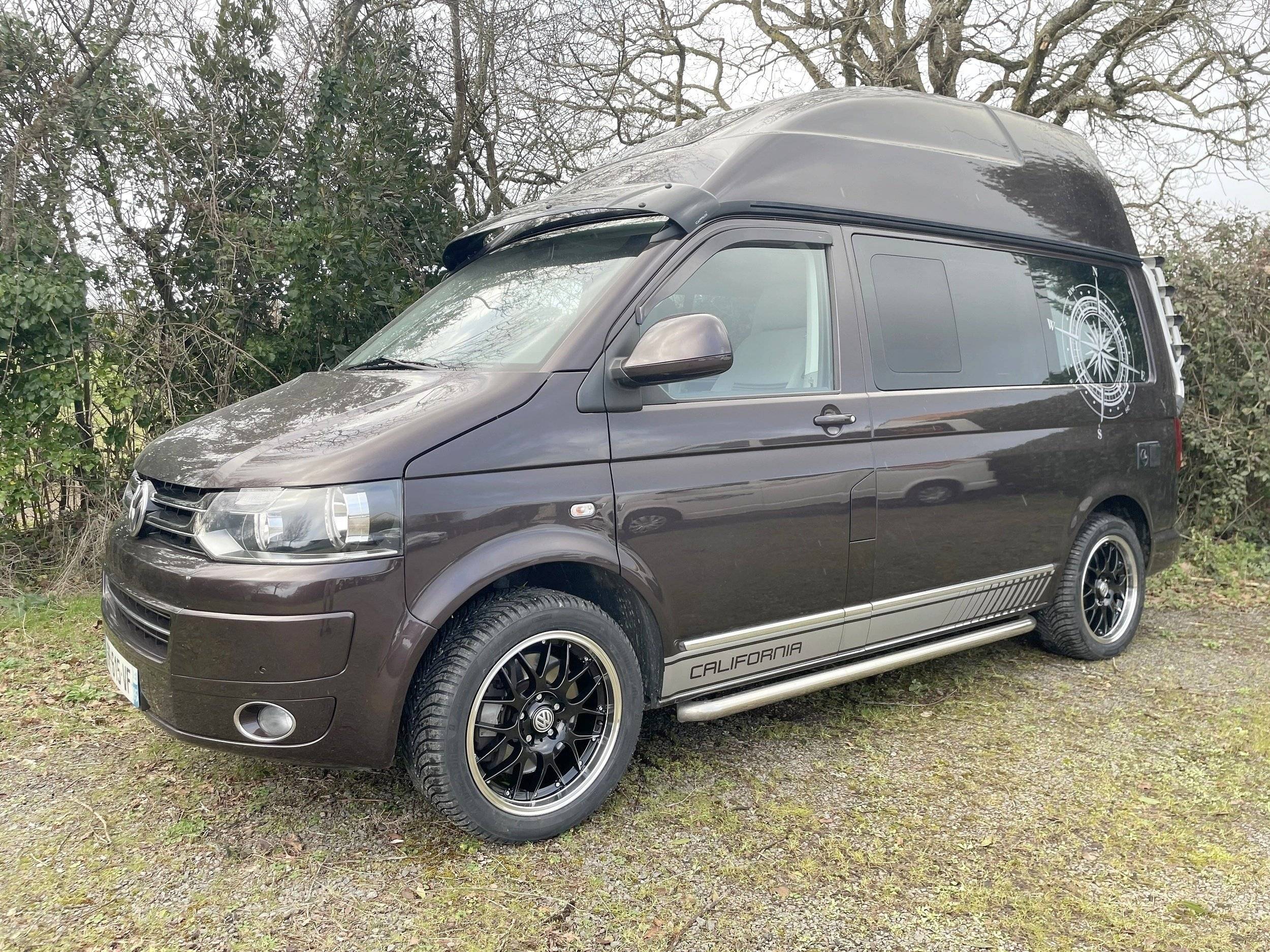 Vista frontale a ¾ Volkswagen - Yescapa