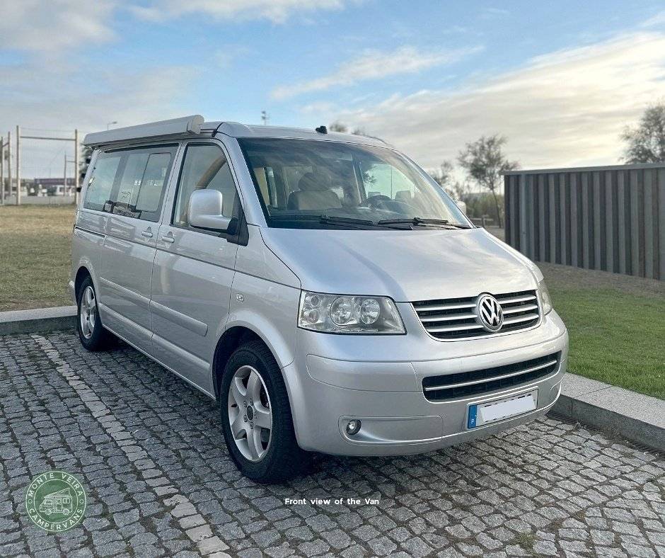 Front view from 3/4 Volkswagen VOLKSWAGEN CALIFORNIA - Yescapa