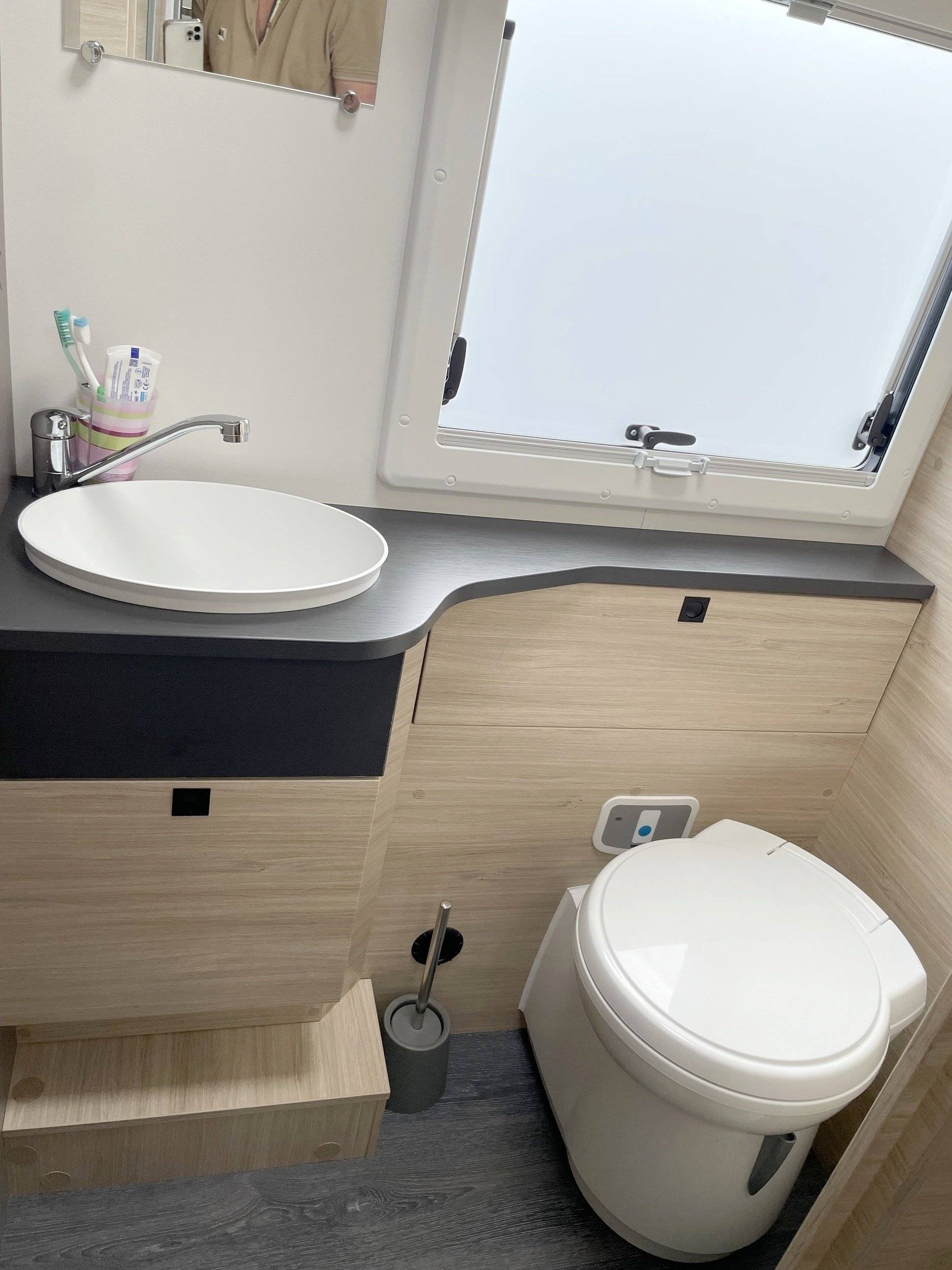 Challenger FORD TRANSIT