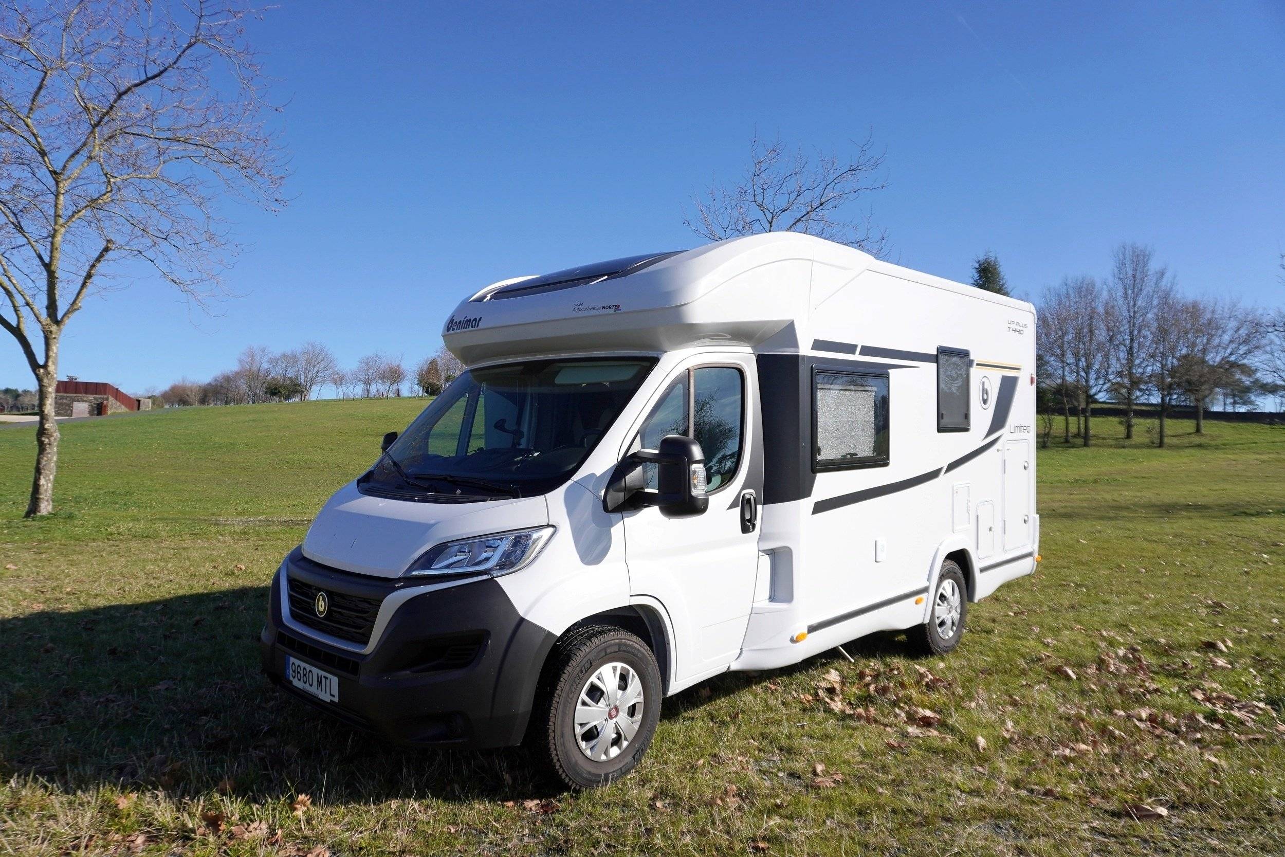 Vista frontale a ¾ Fiat Fiat - Yescapa