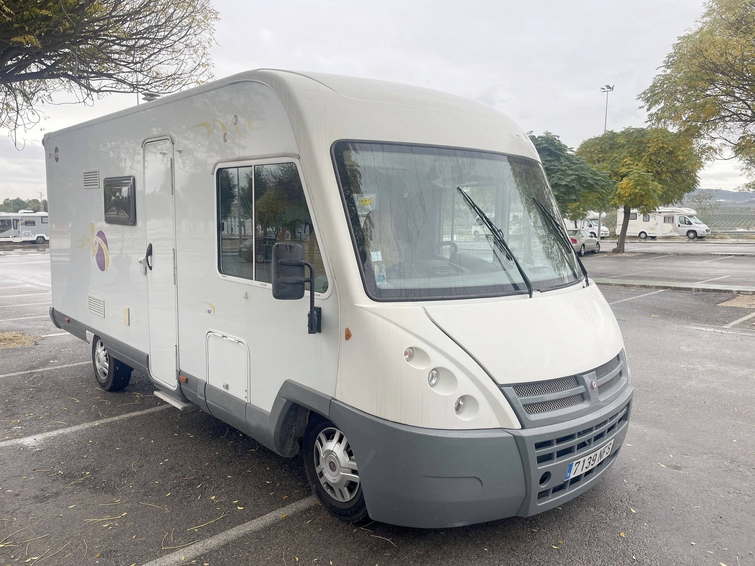 Voorkant 3/4  - Yescapa