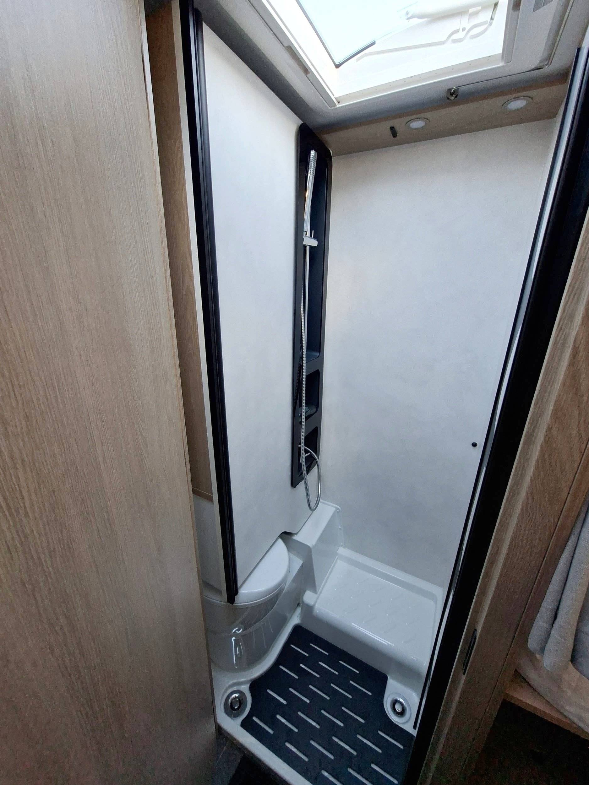 Bavaria Transit 2,0 l 170 ch AUTOMATIC