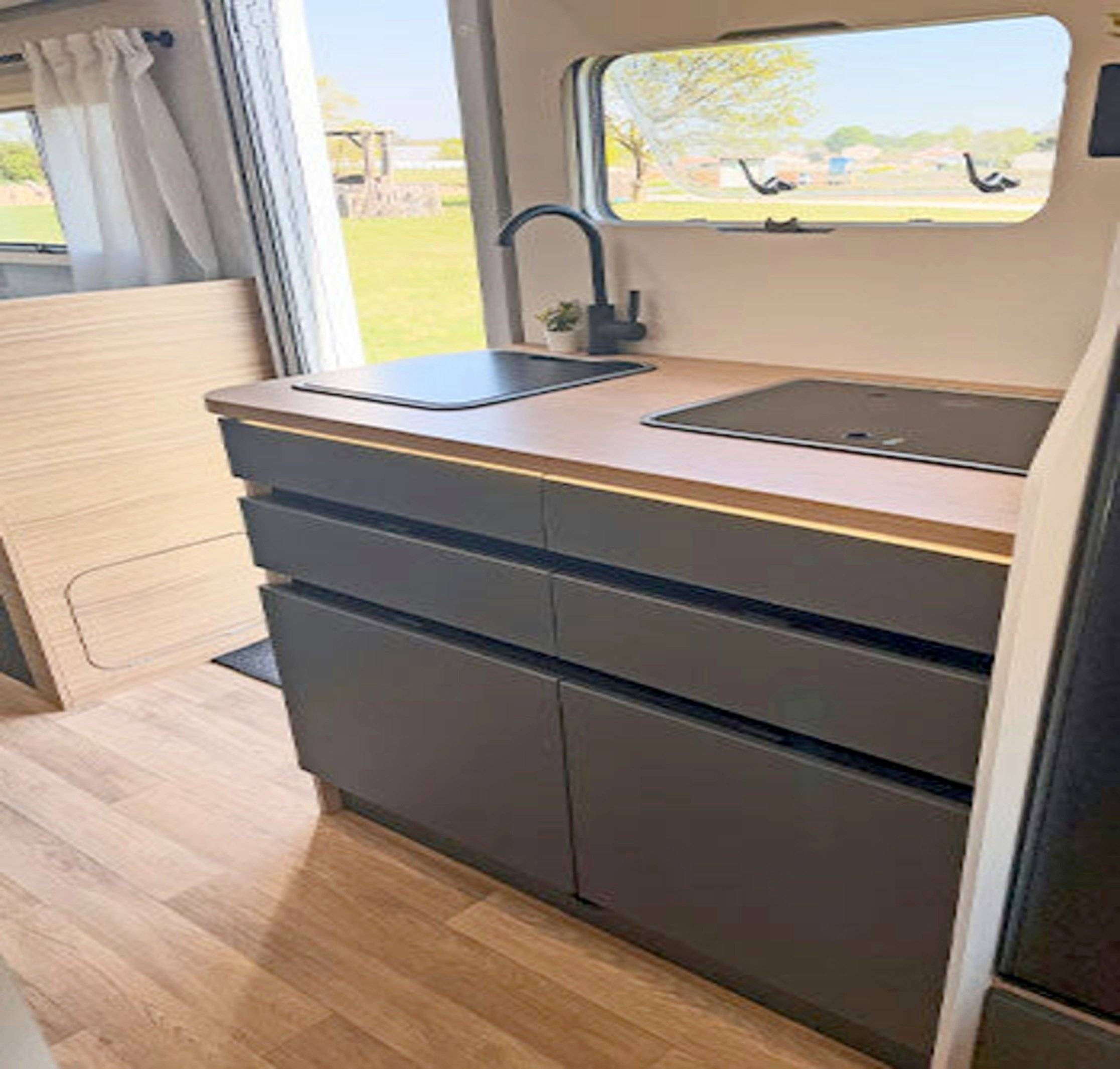 Mooveo &amp; Pilote "Galaxy"