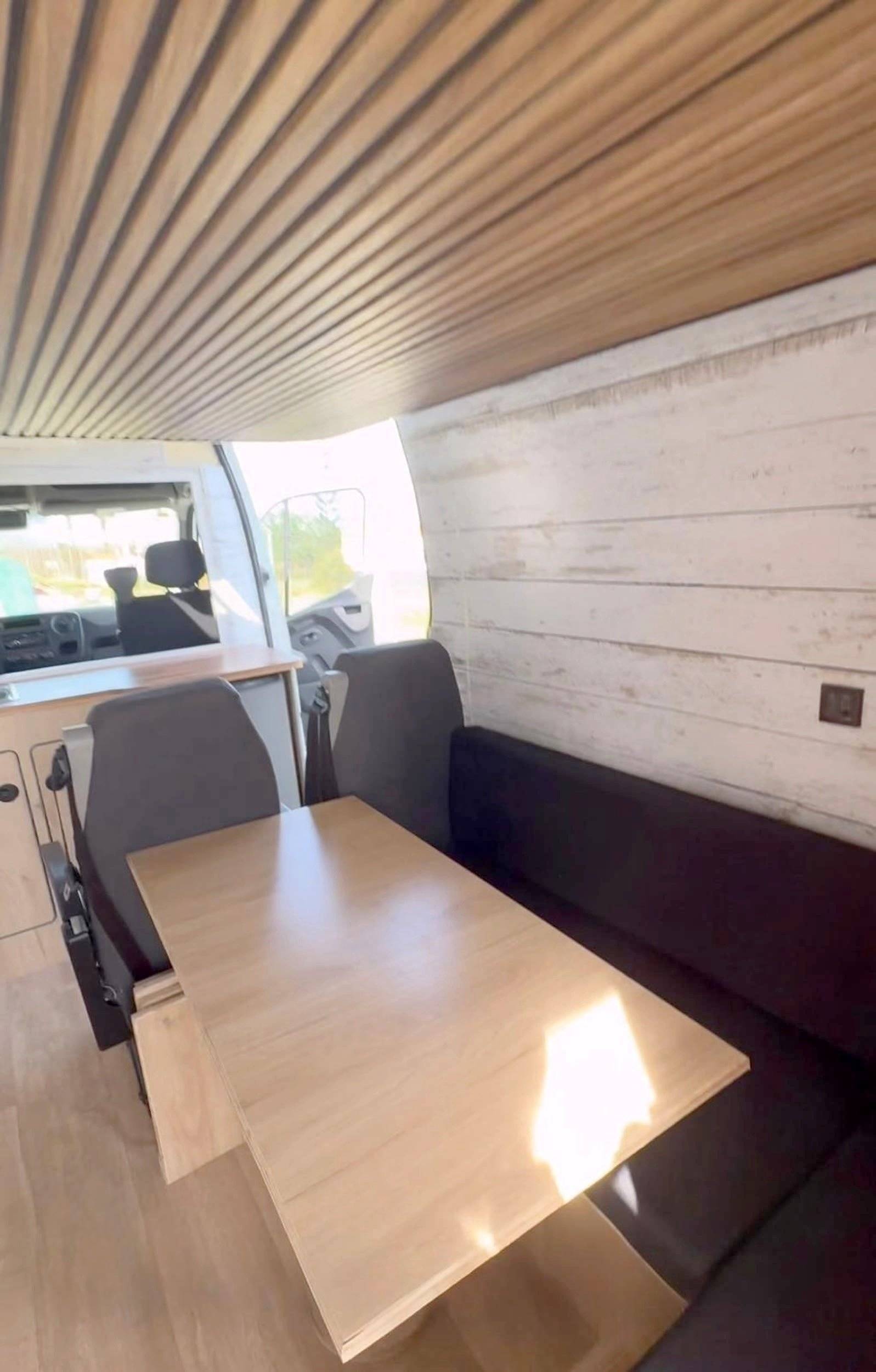 Eethoek Renault Master 2,3 l 135 ch - Yescapa