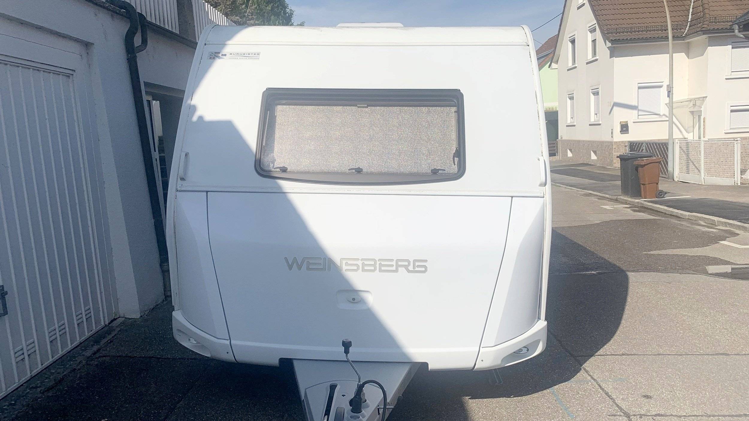 Front view from 3/4 keine - Yescapa