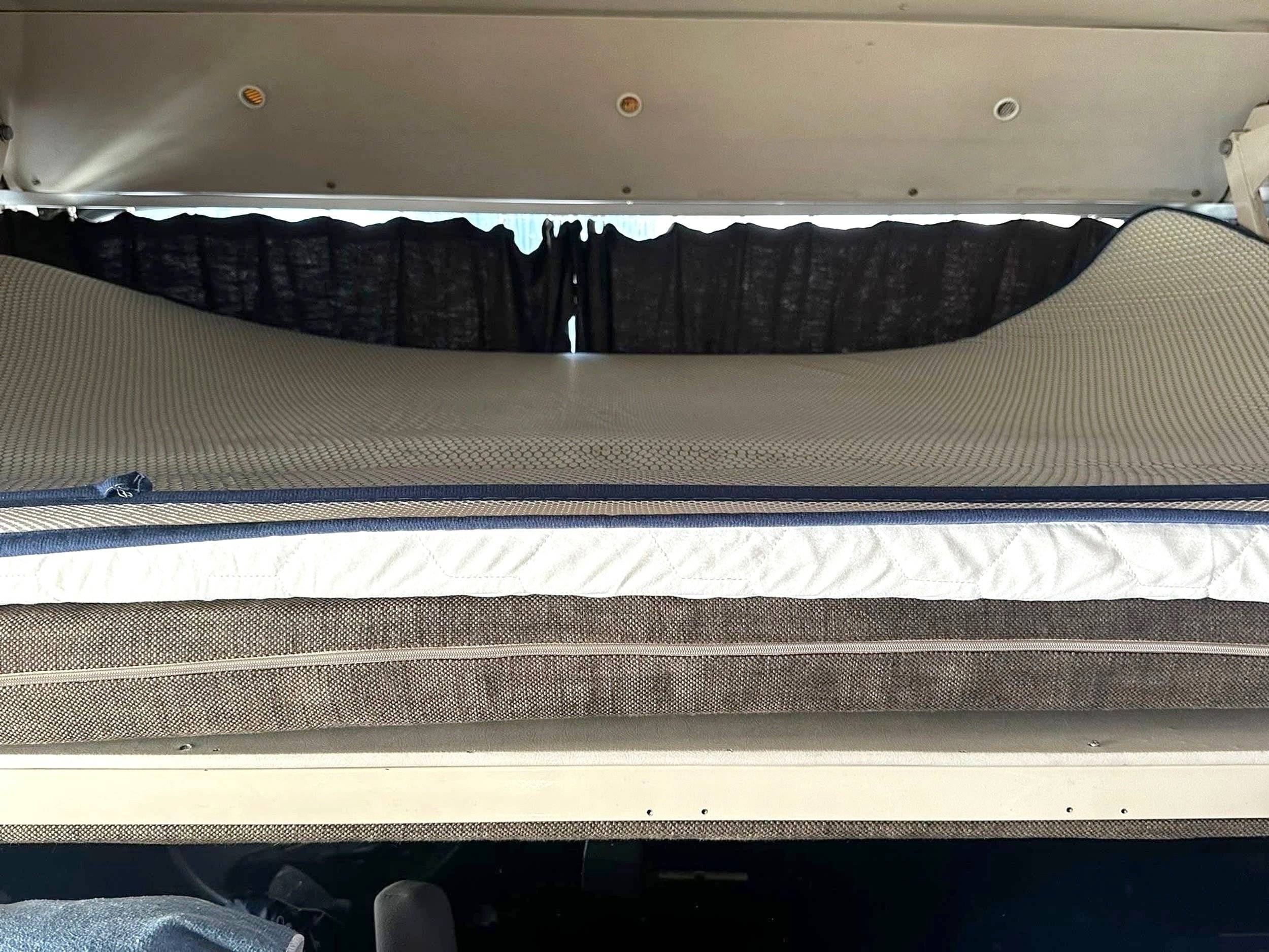 Couchages Fiat Ducato 1.9 TDS - Yescapa