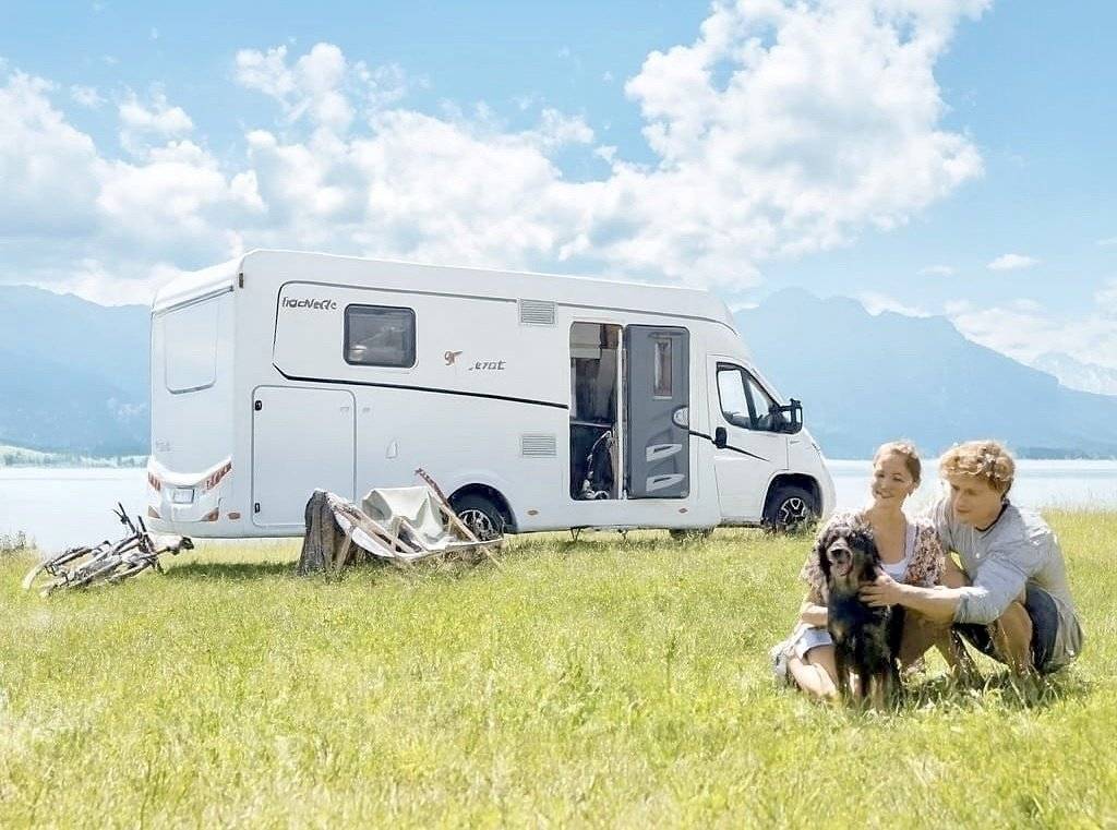 schräge Vorderansicht Fiat Fiat - Yescapa