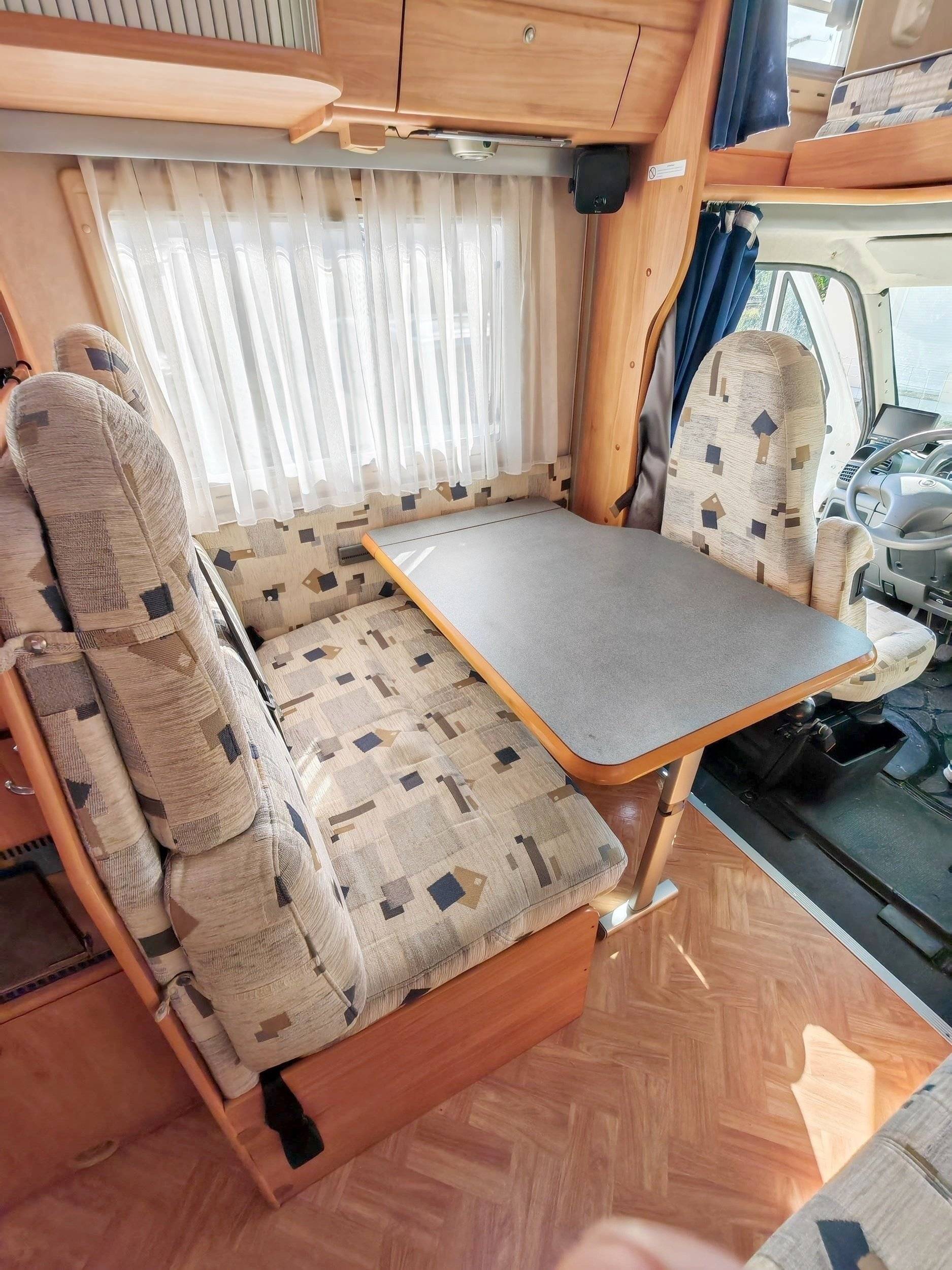 Eethoek Fiat Ducato 2.8 JTD - Yescapa