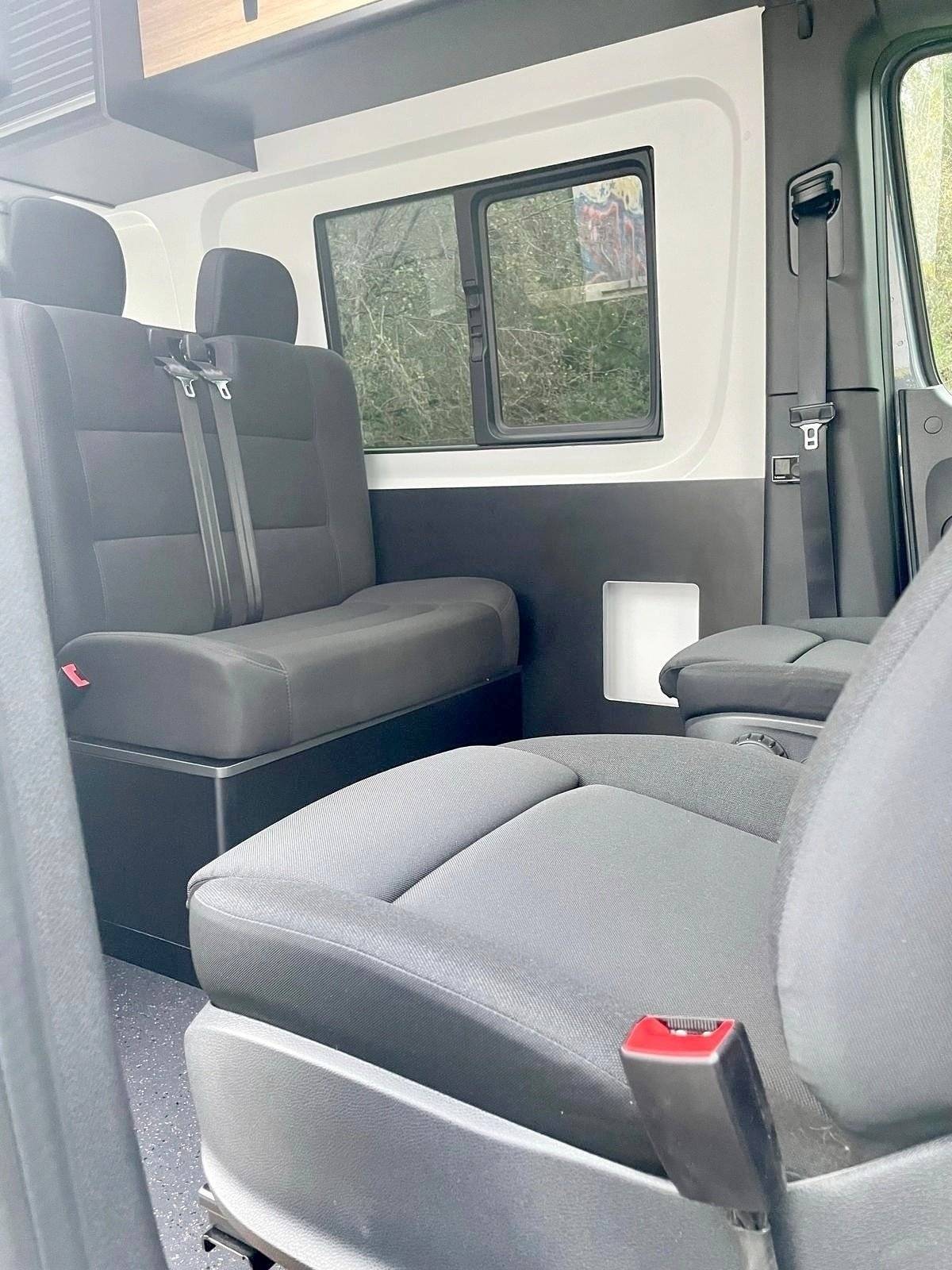 Coin repas Mercedes Mercedes Sprinter - Yescapa