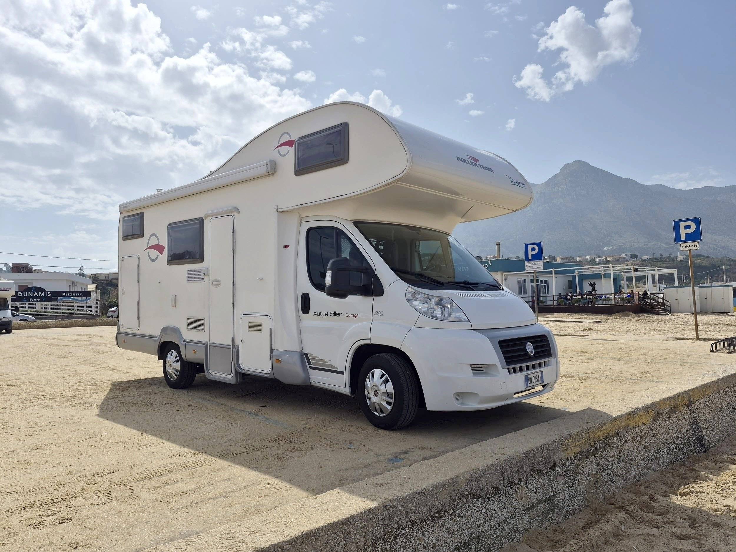 Voorkant 3/4 Fiat Ducato 2,2 l Multijet 120 ch. - Yescapa