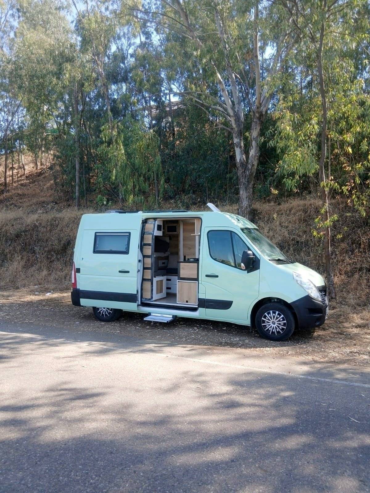 Vista de 3/4 Renault - Yescapa