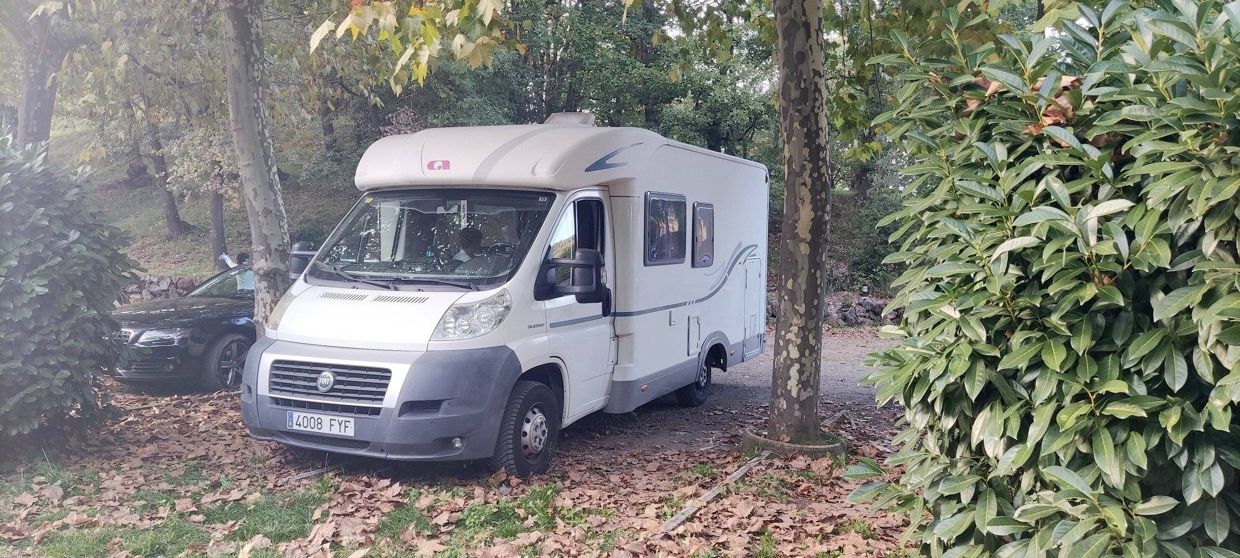 Vue avant de 3/4 Peugeot - Yescapa