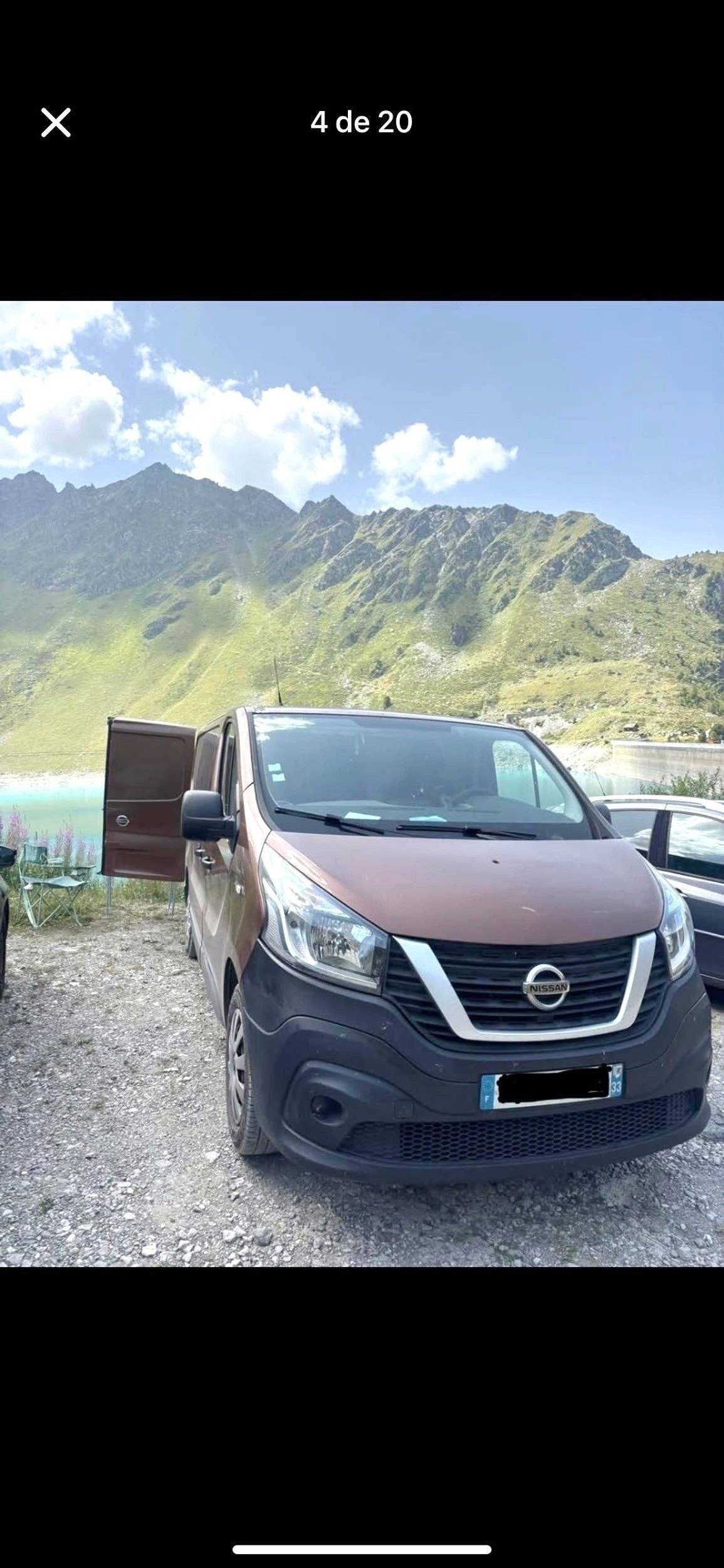 Front view from 3/4 Nissan NV300 - Yescapa