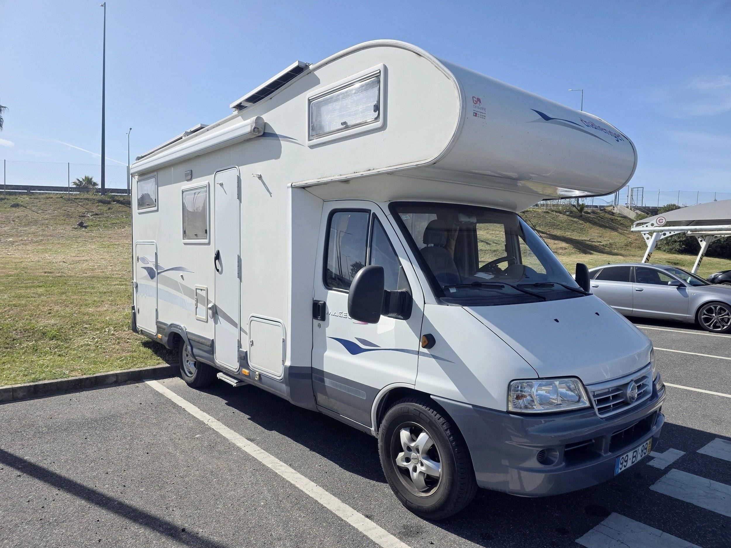 Vista de 3/4 Fiat 2.8 148 CV - Yescapa