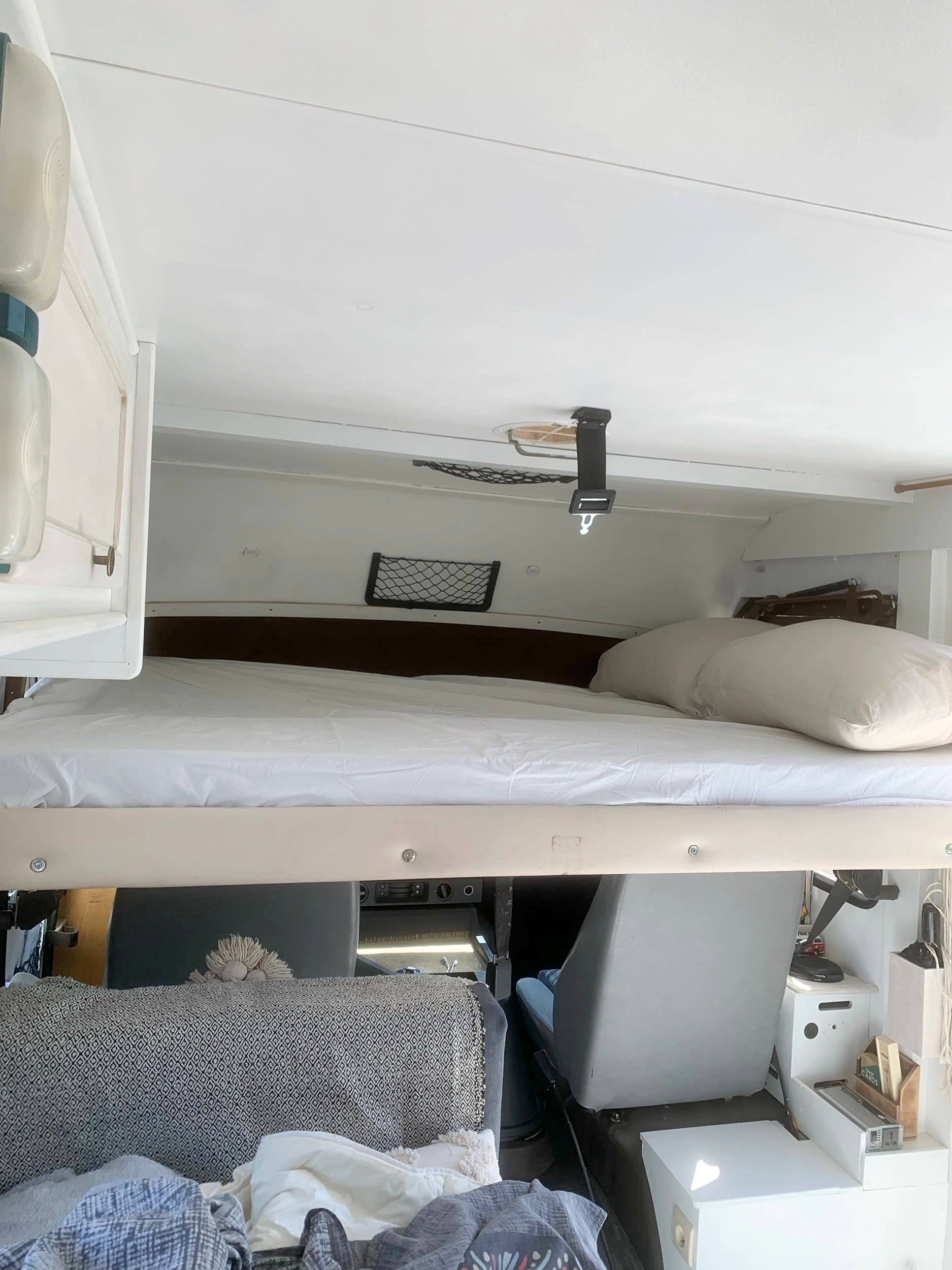 Berth Mercedes - Yescapa
