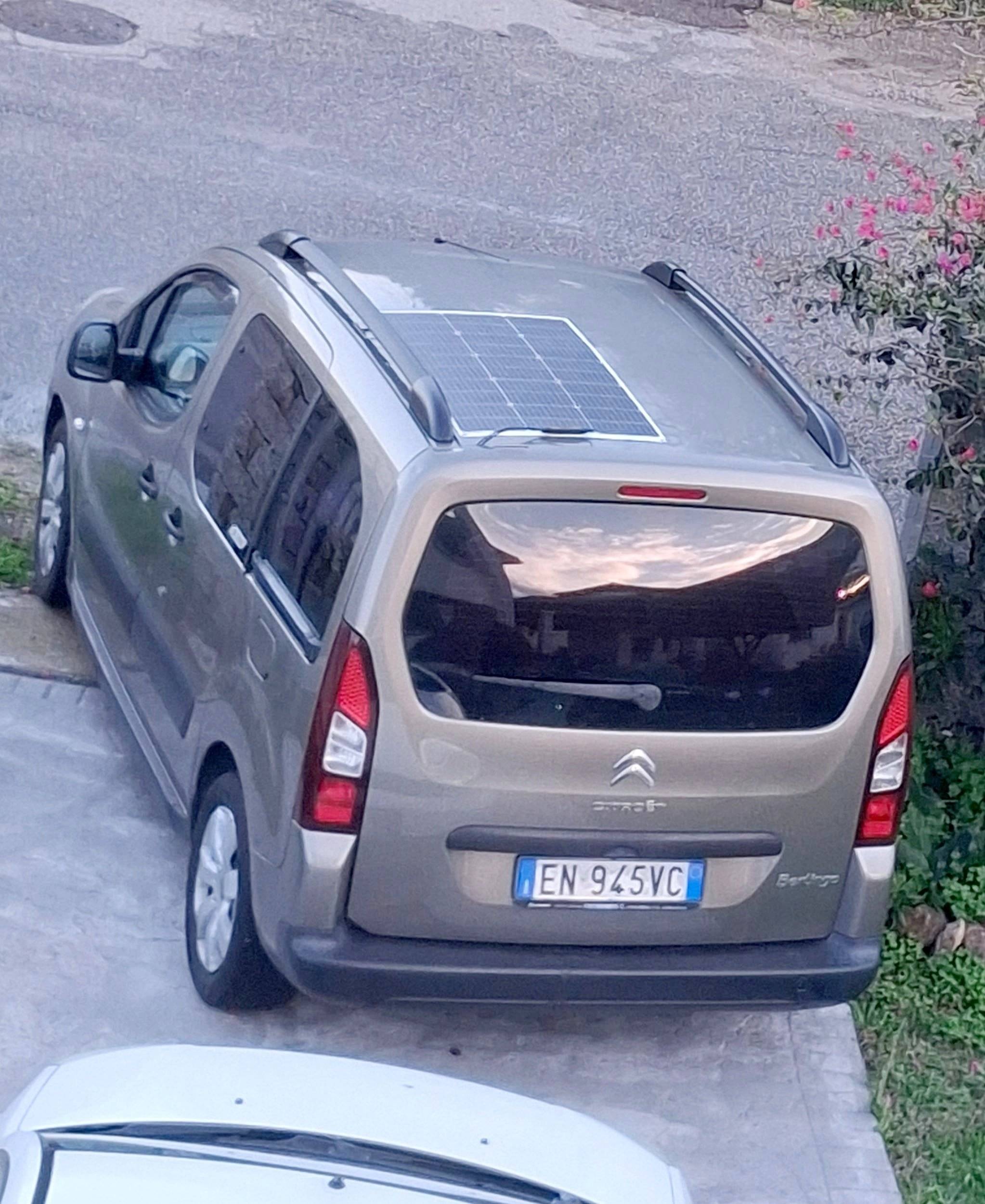 Achterkant Citroën berlingo - Yescapa