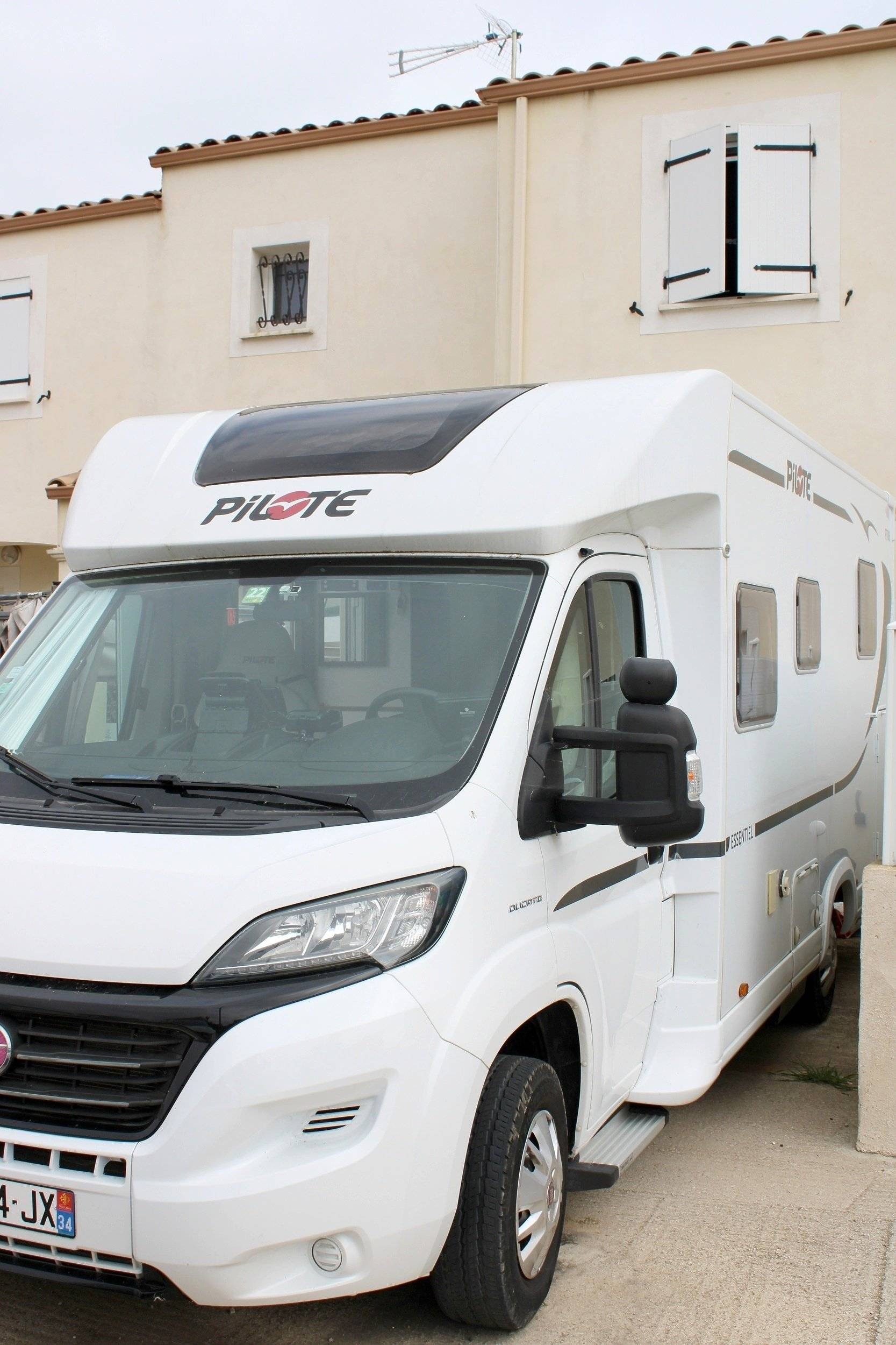 Pilote Pilote P716 Essentiel