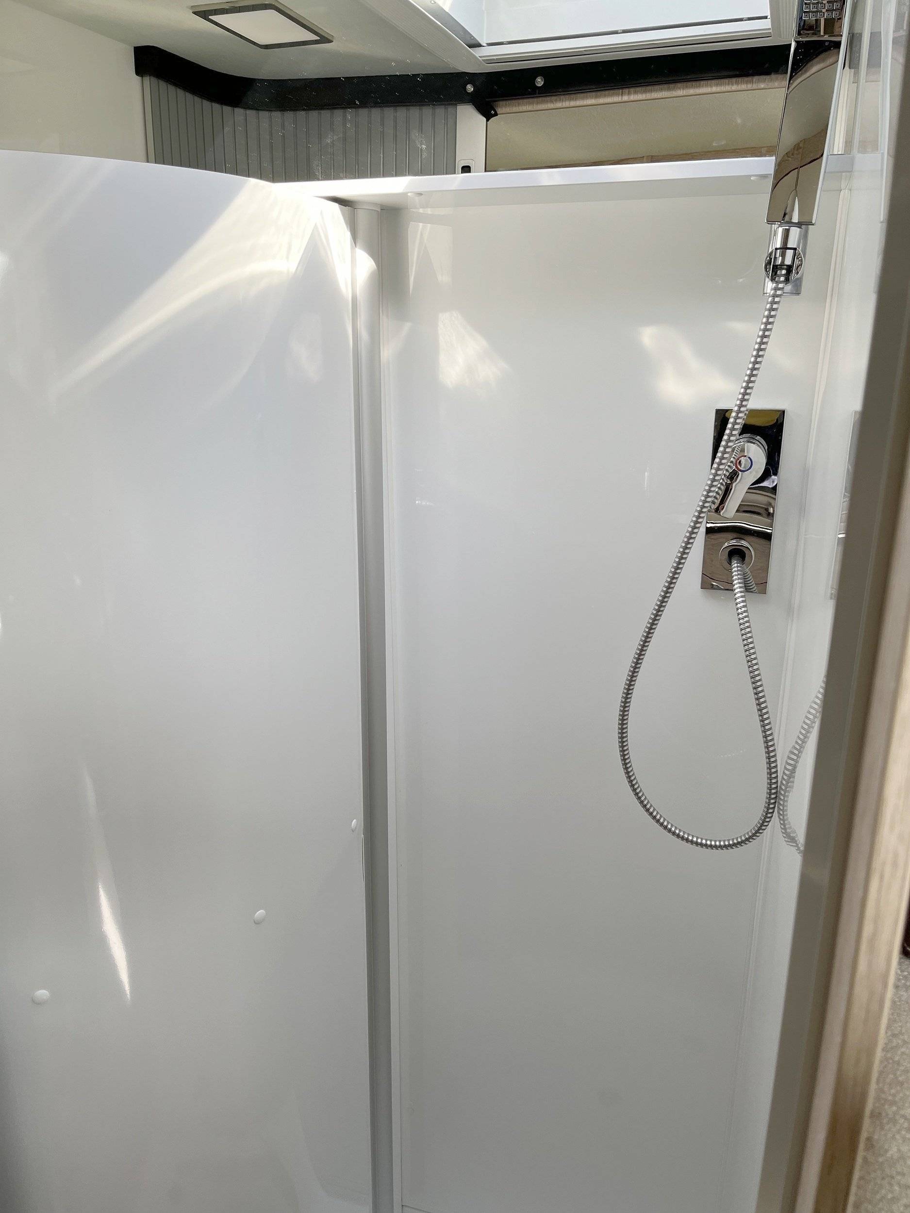 Globecar Summit 600 Plus