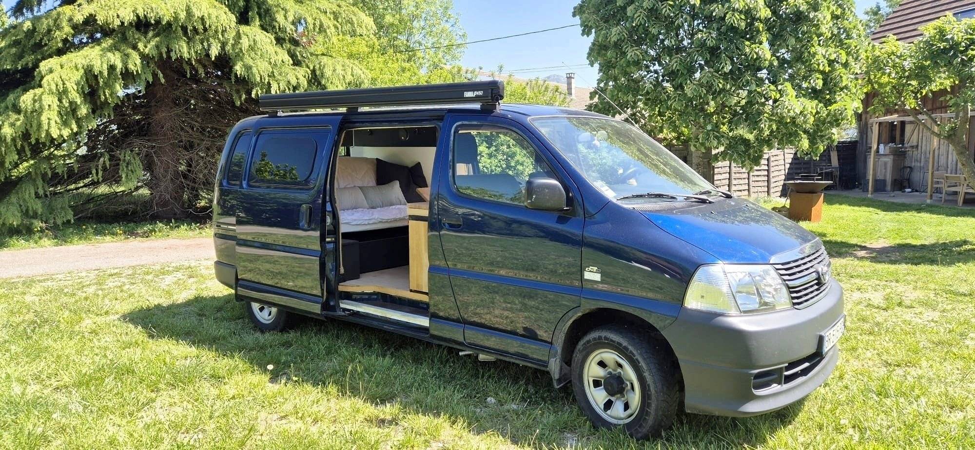 Fait maison TOYOTA HIACE